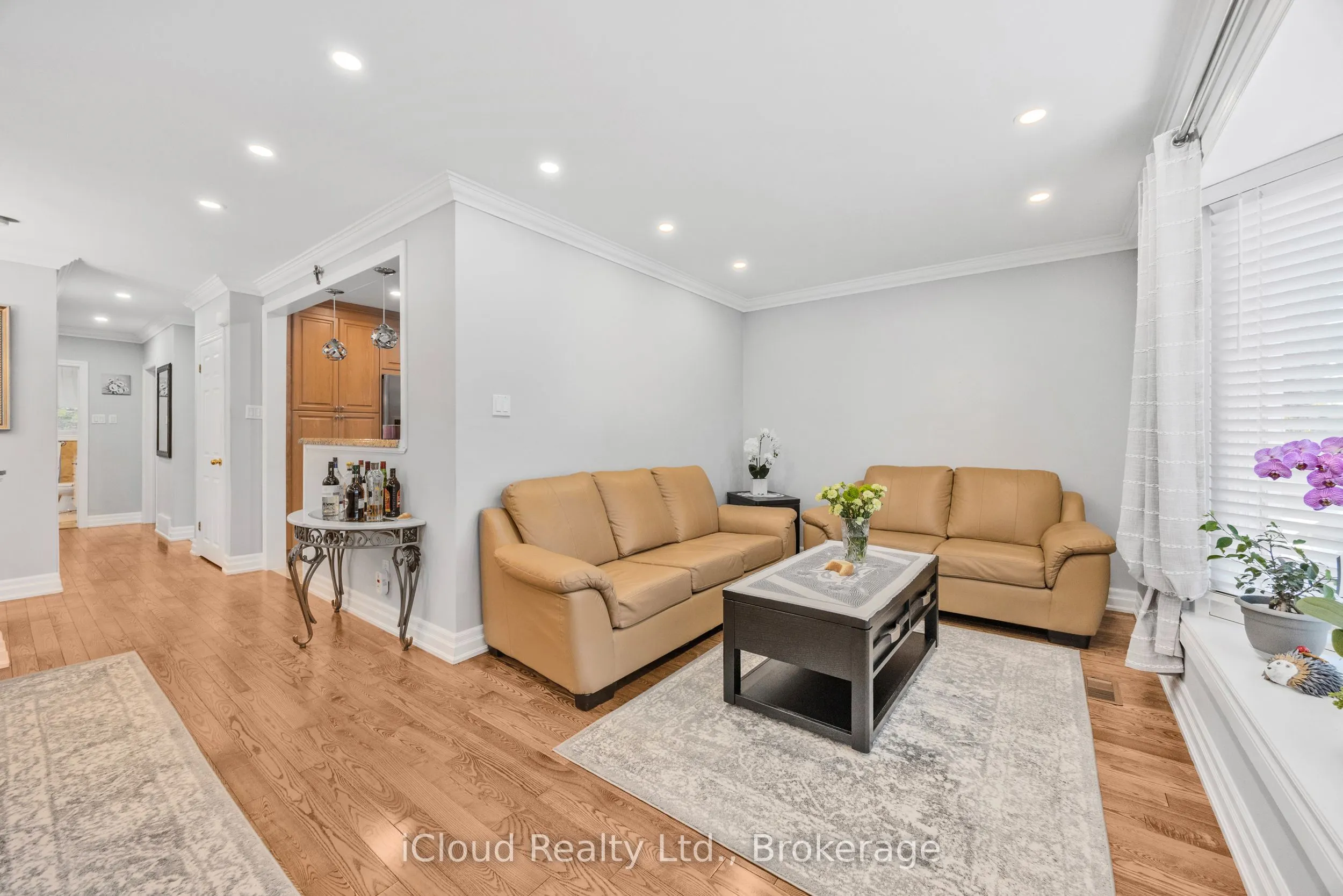 52 Kimbark Drive N