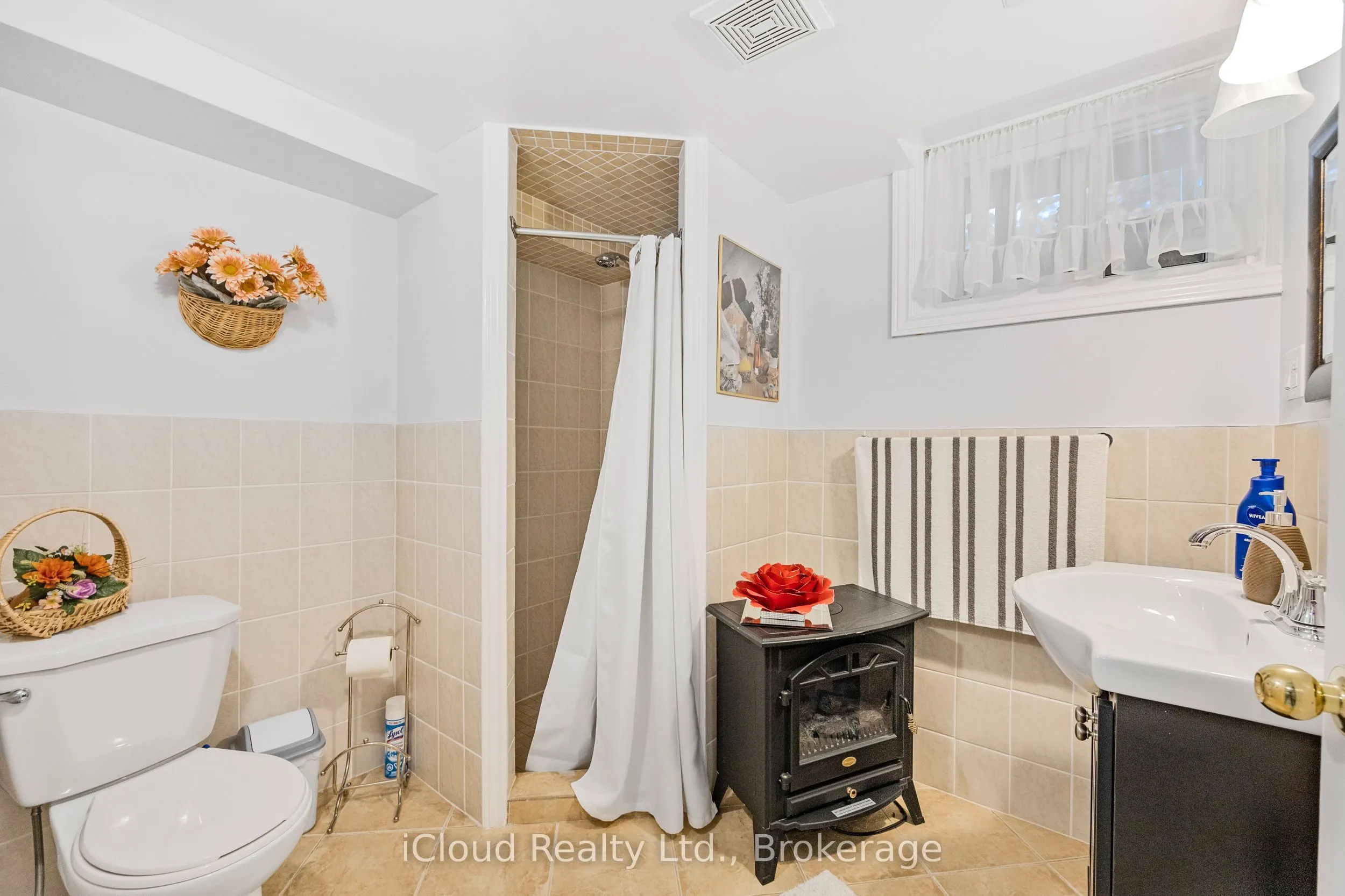 52 Kimbark Drive N