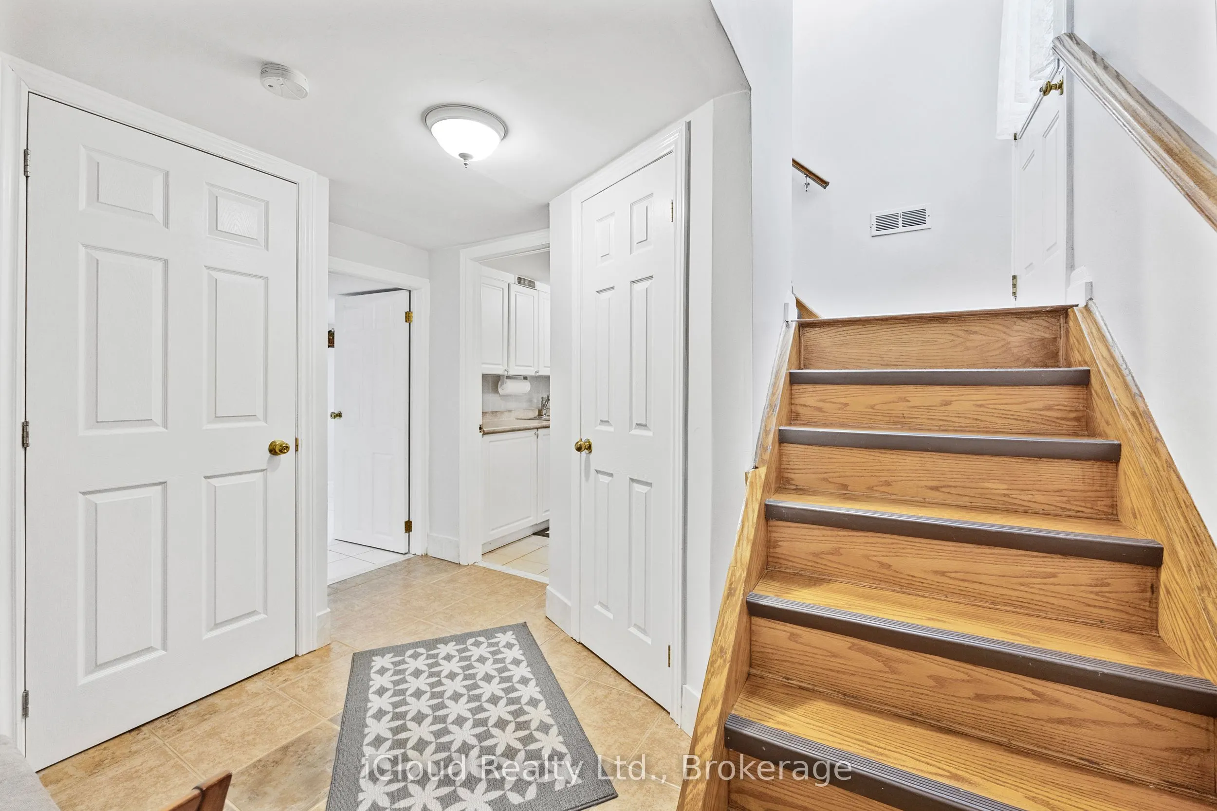 52 Kimbark Drive N