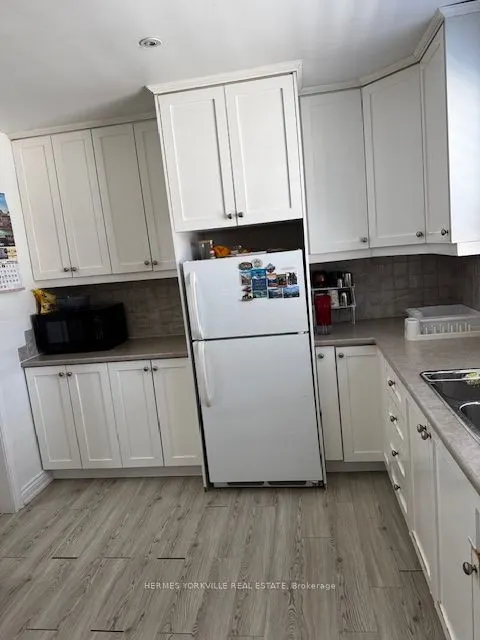 20 Elway Court