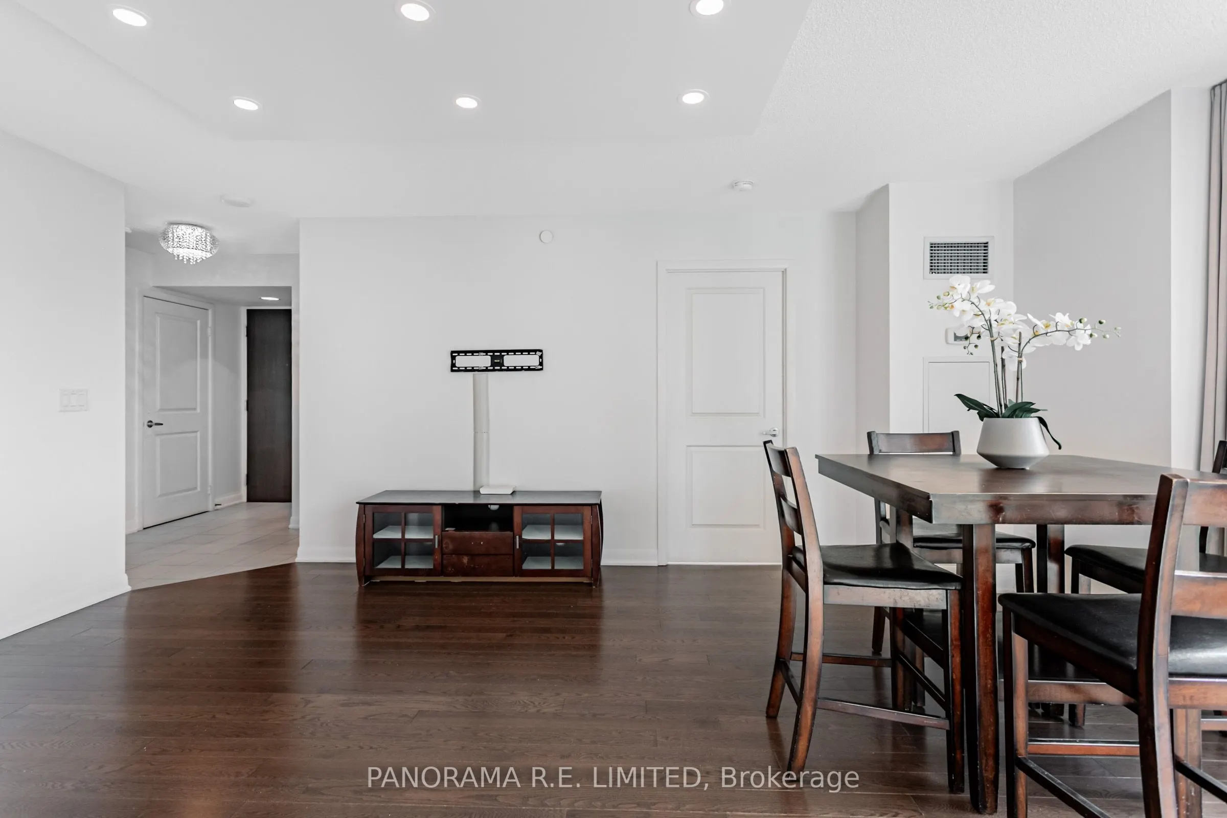 205 Sherway Gardens Road, #810