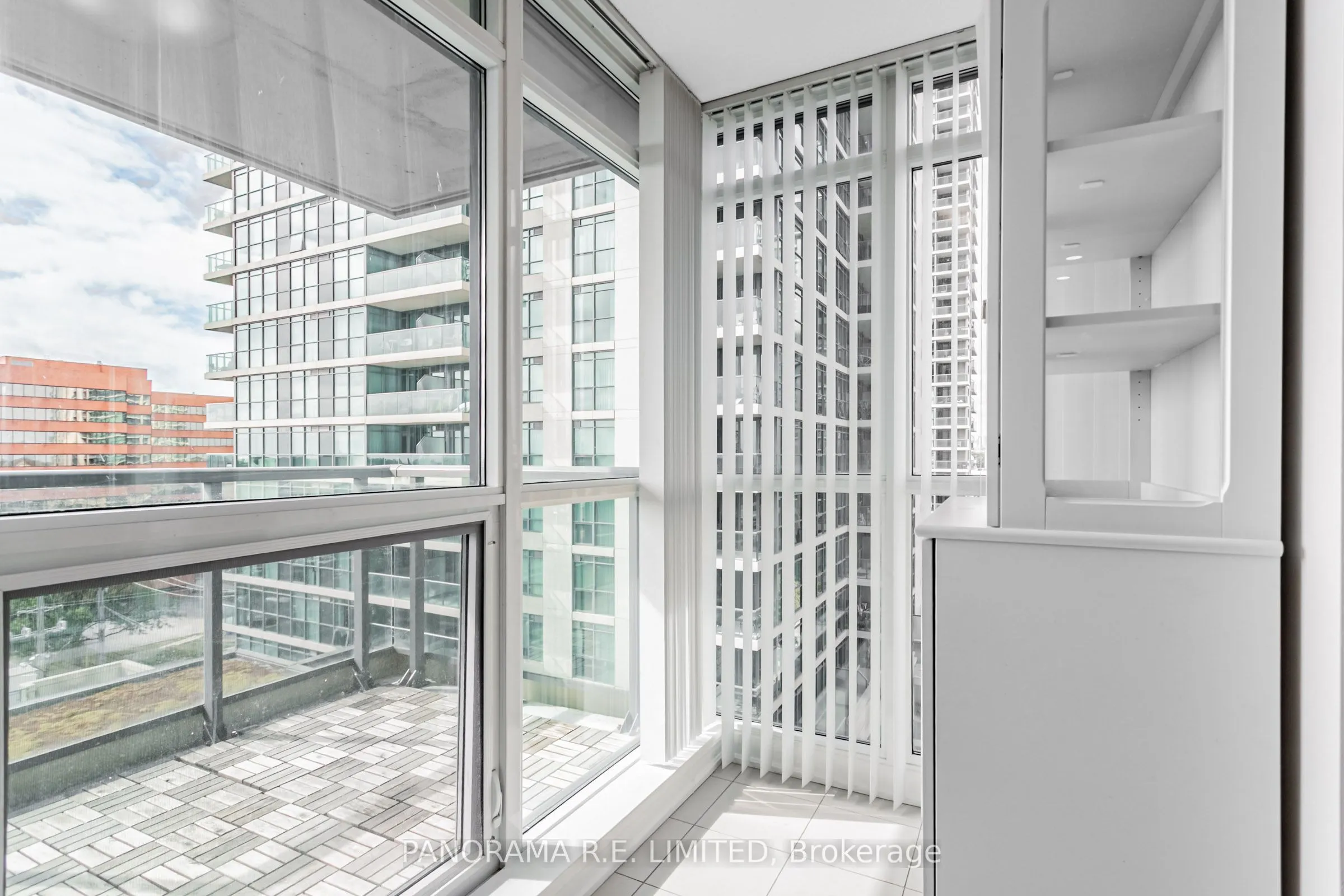 205 Sherway Gardens Road, #810