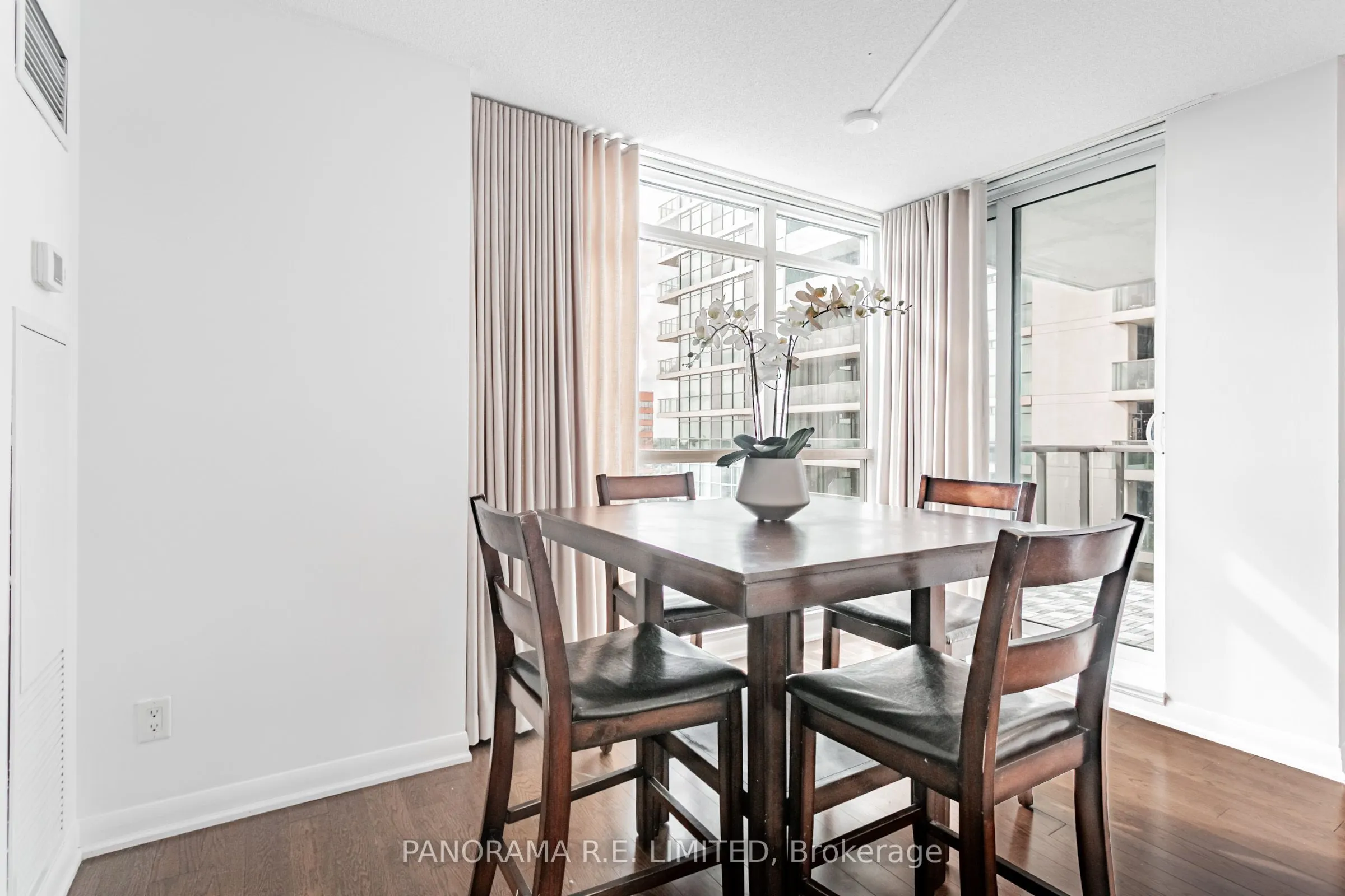 205 Sherway Gardens Road, #810