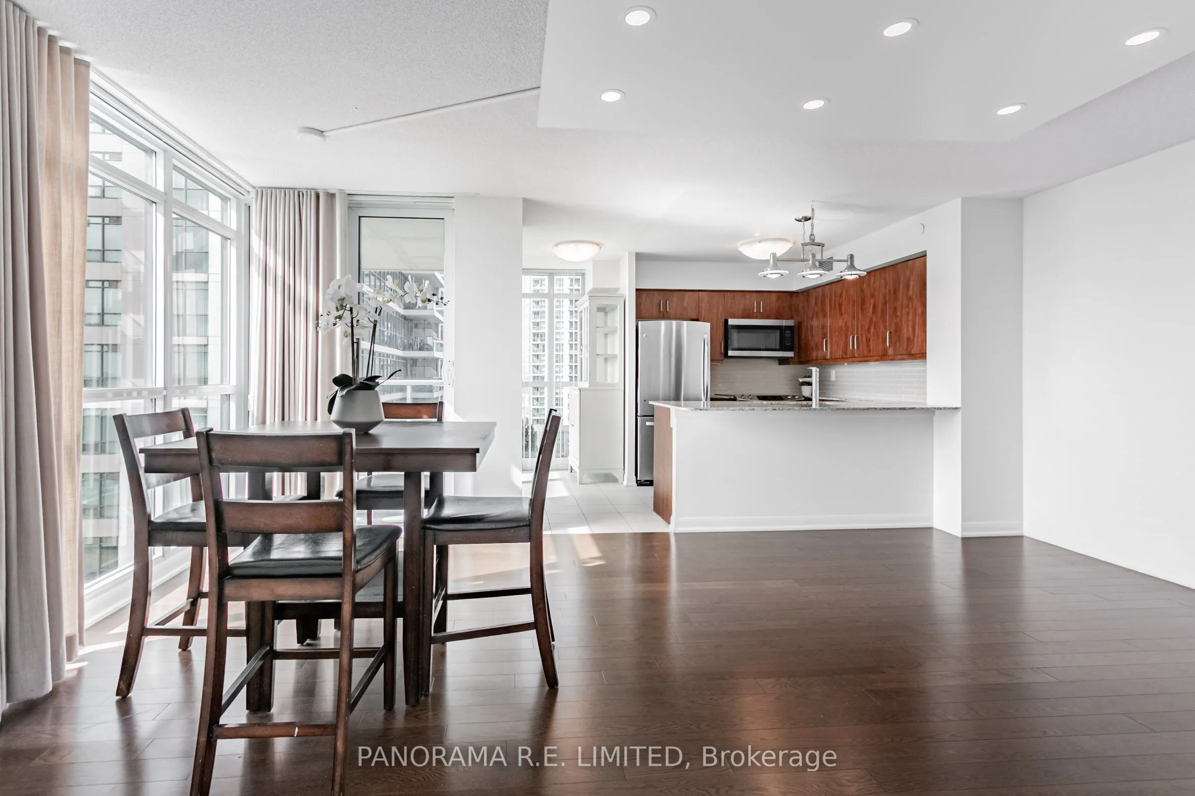 205 Sherway Gardens Road, #810