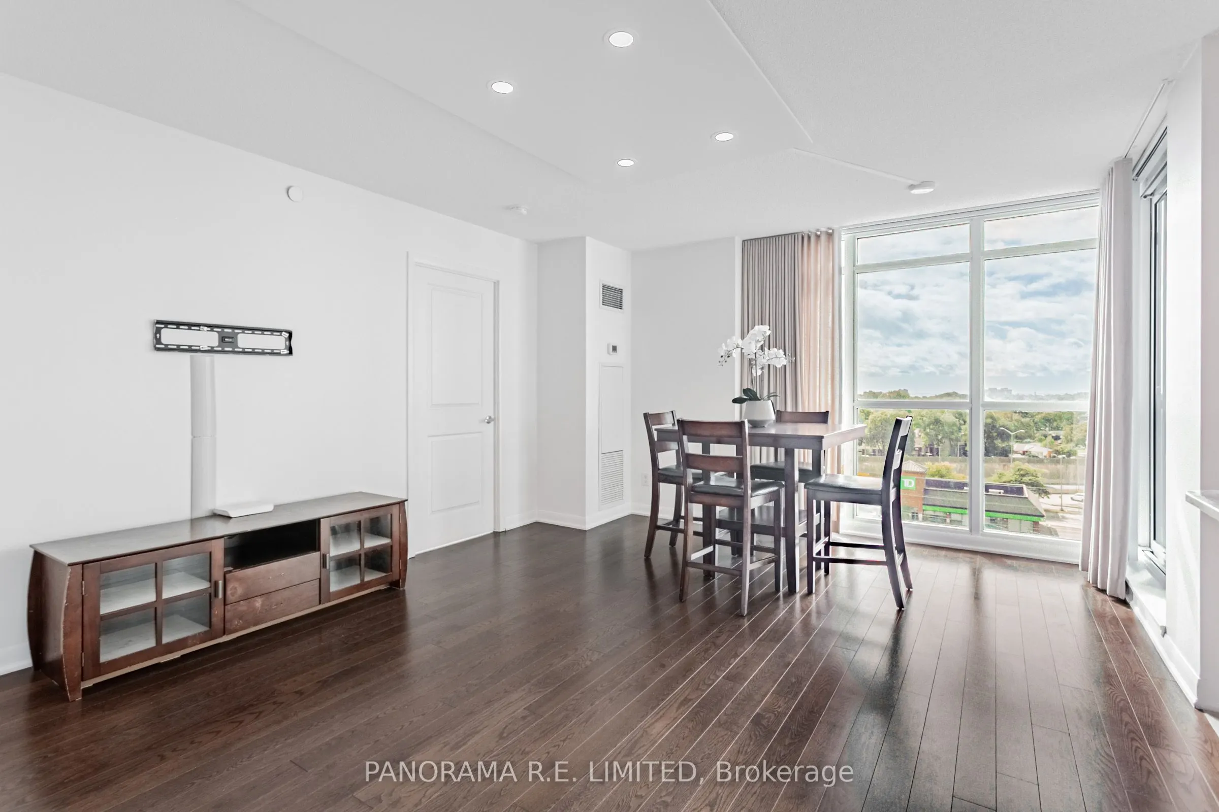 205 Sherway Gardens Road, #810