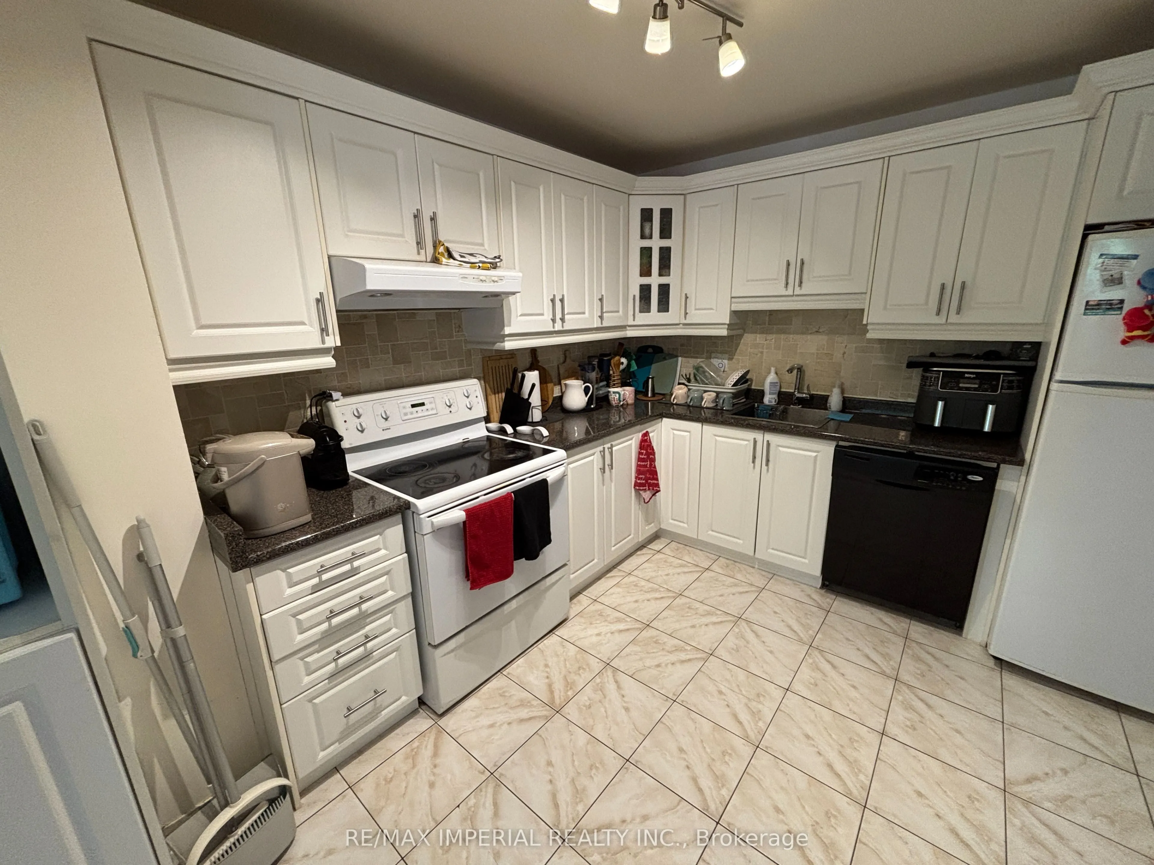 215 Mississauga Valley Boulevard, #108