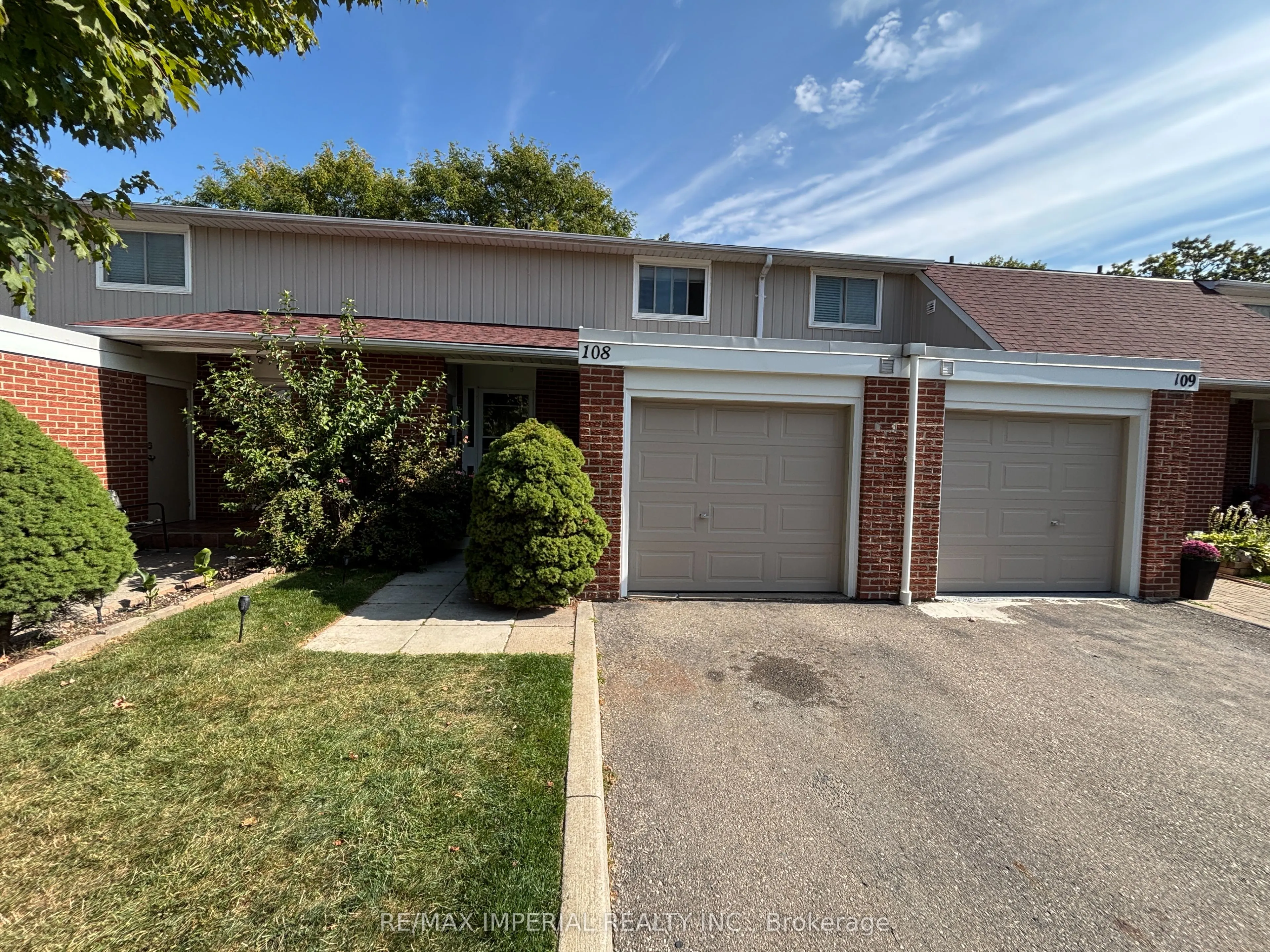 215 Mississauga Valley Boulevard, #108