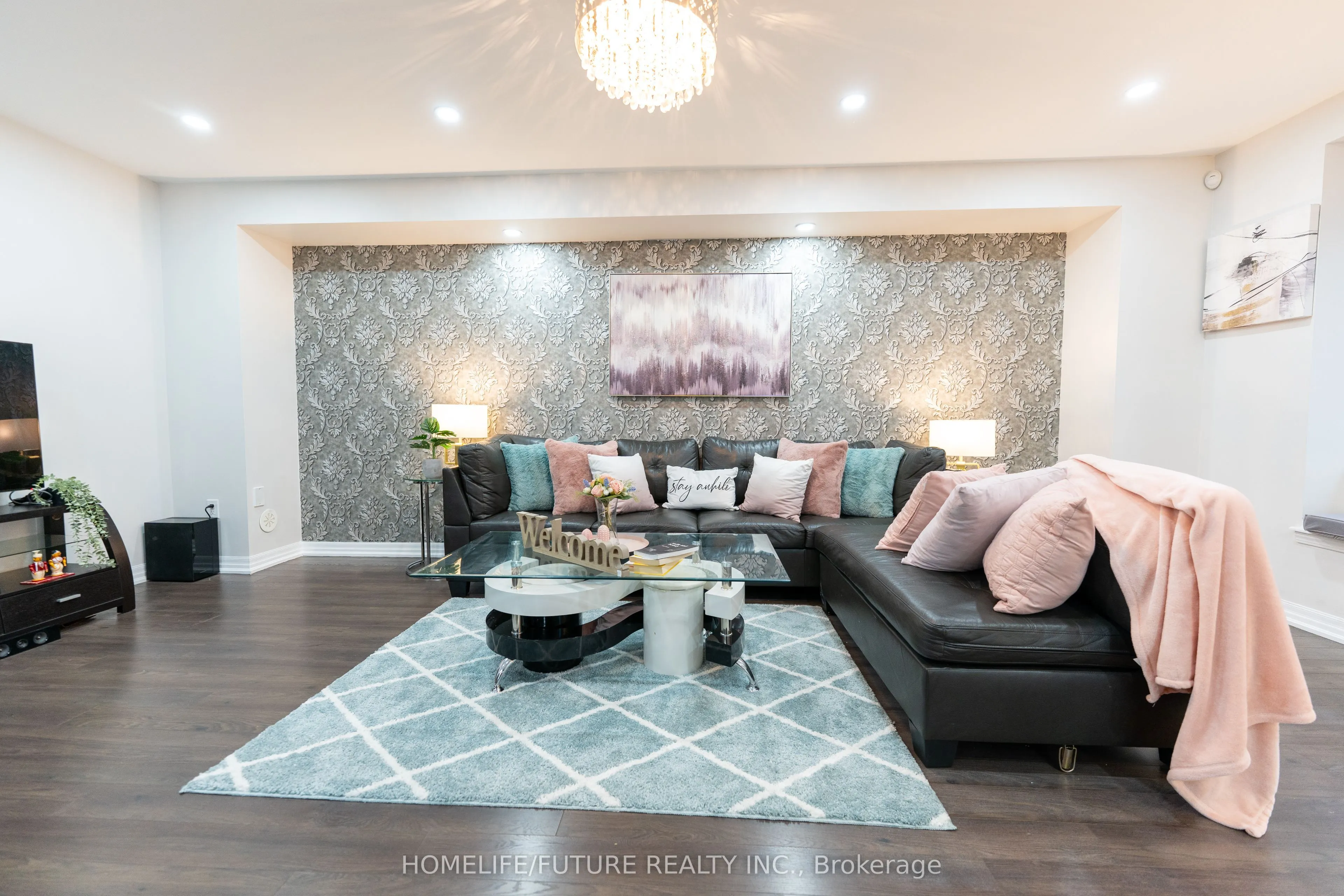 275 Ellen Davidson Drive