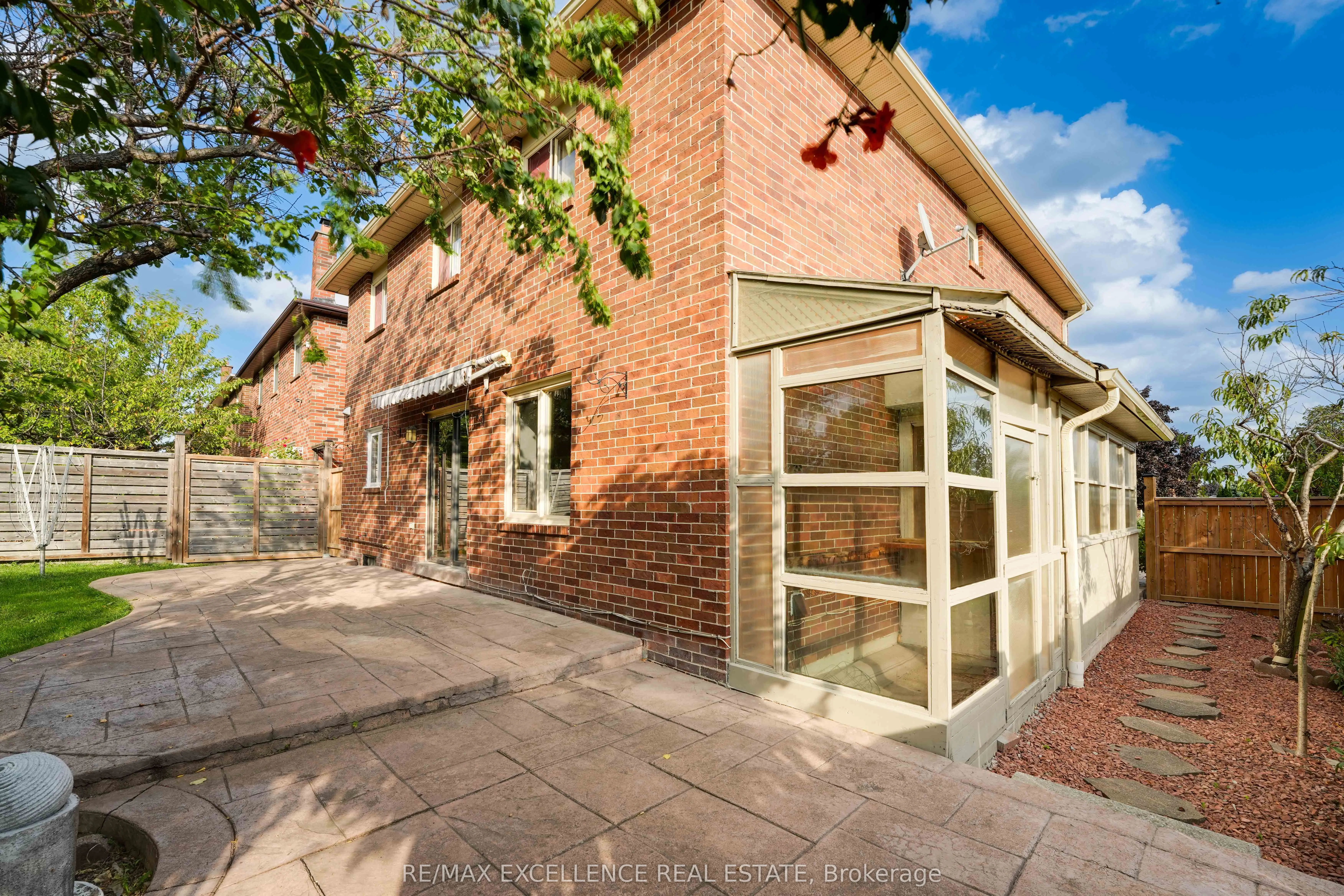 99 Castlehill Road