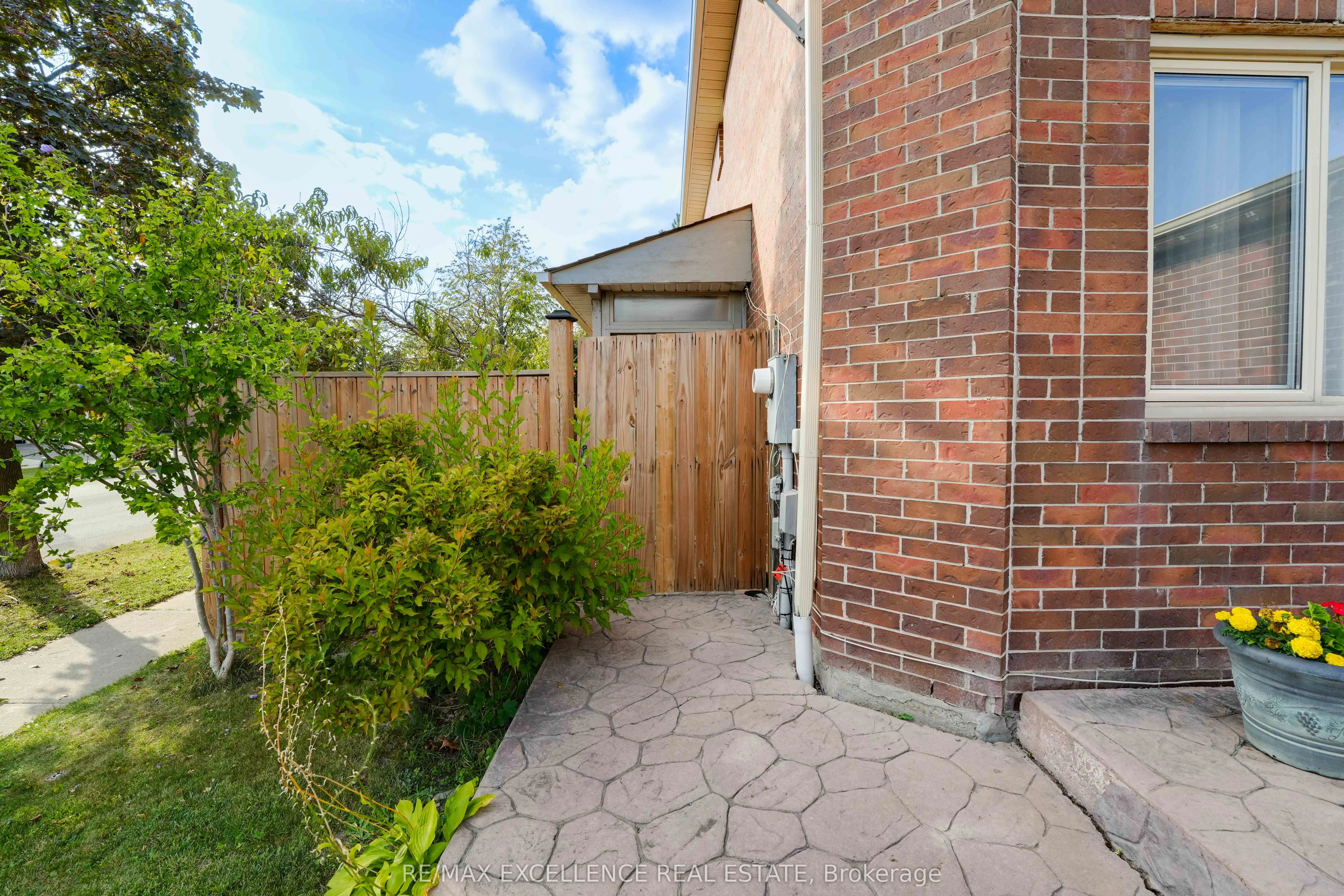 99 Castlehill Road