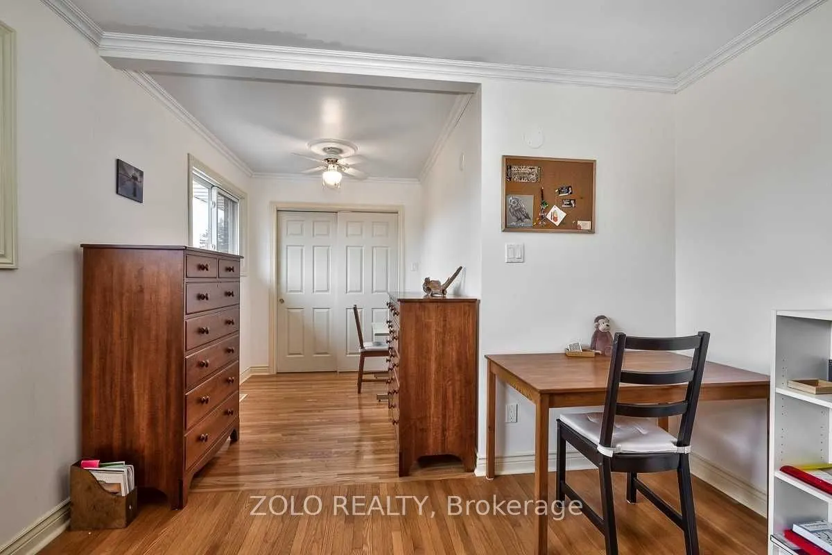 2339 Redfern Road N