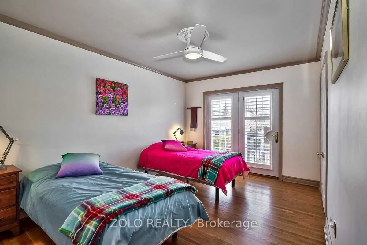 2339 Redfern Road N