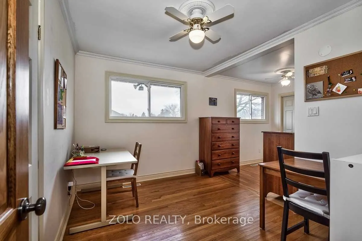 2339 Redfern Road N