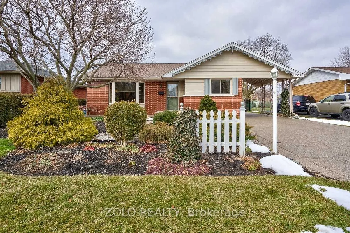 2339 Redfern Road N