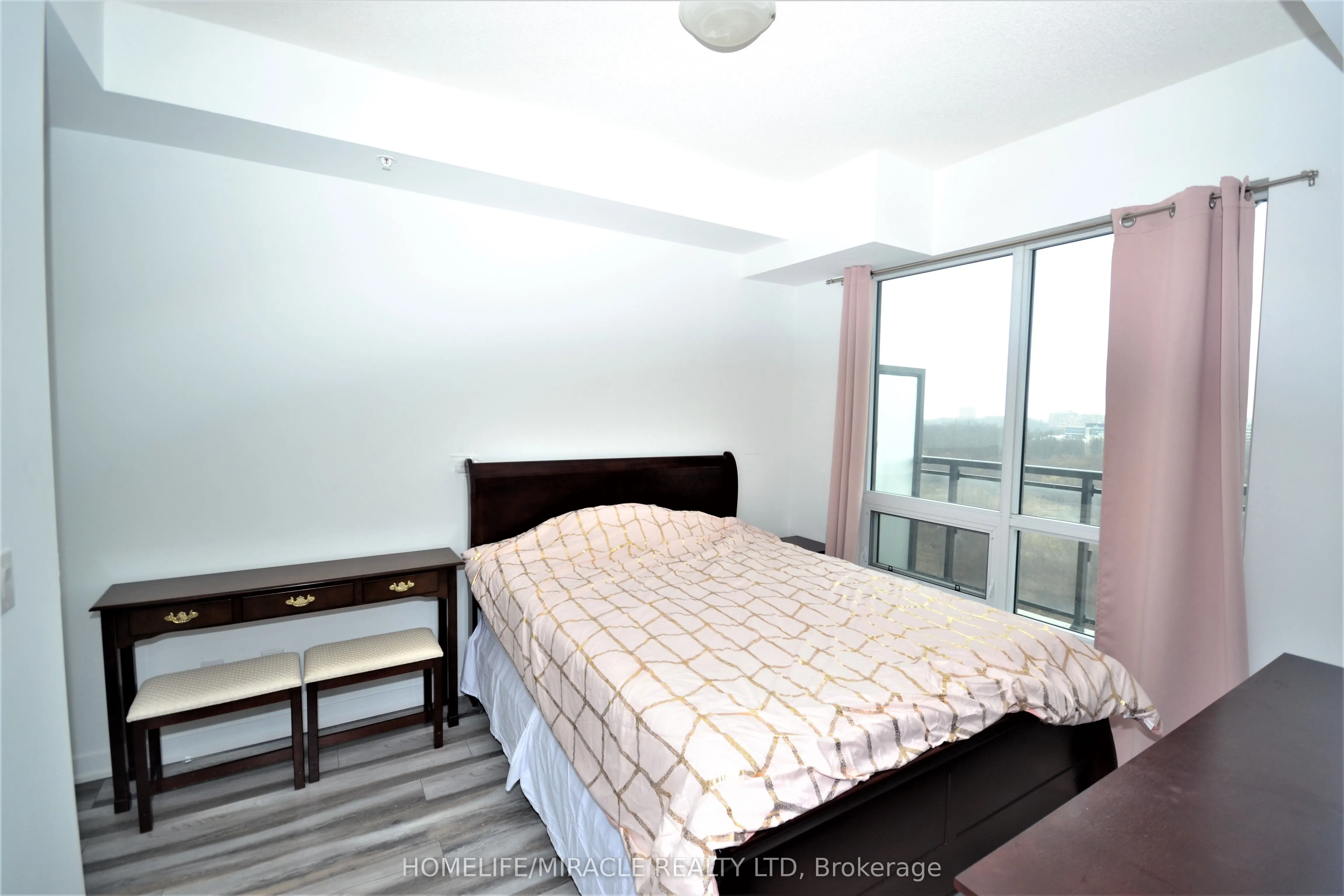 840 Queens Plate Drive, #1106
