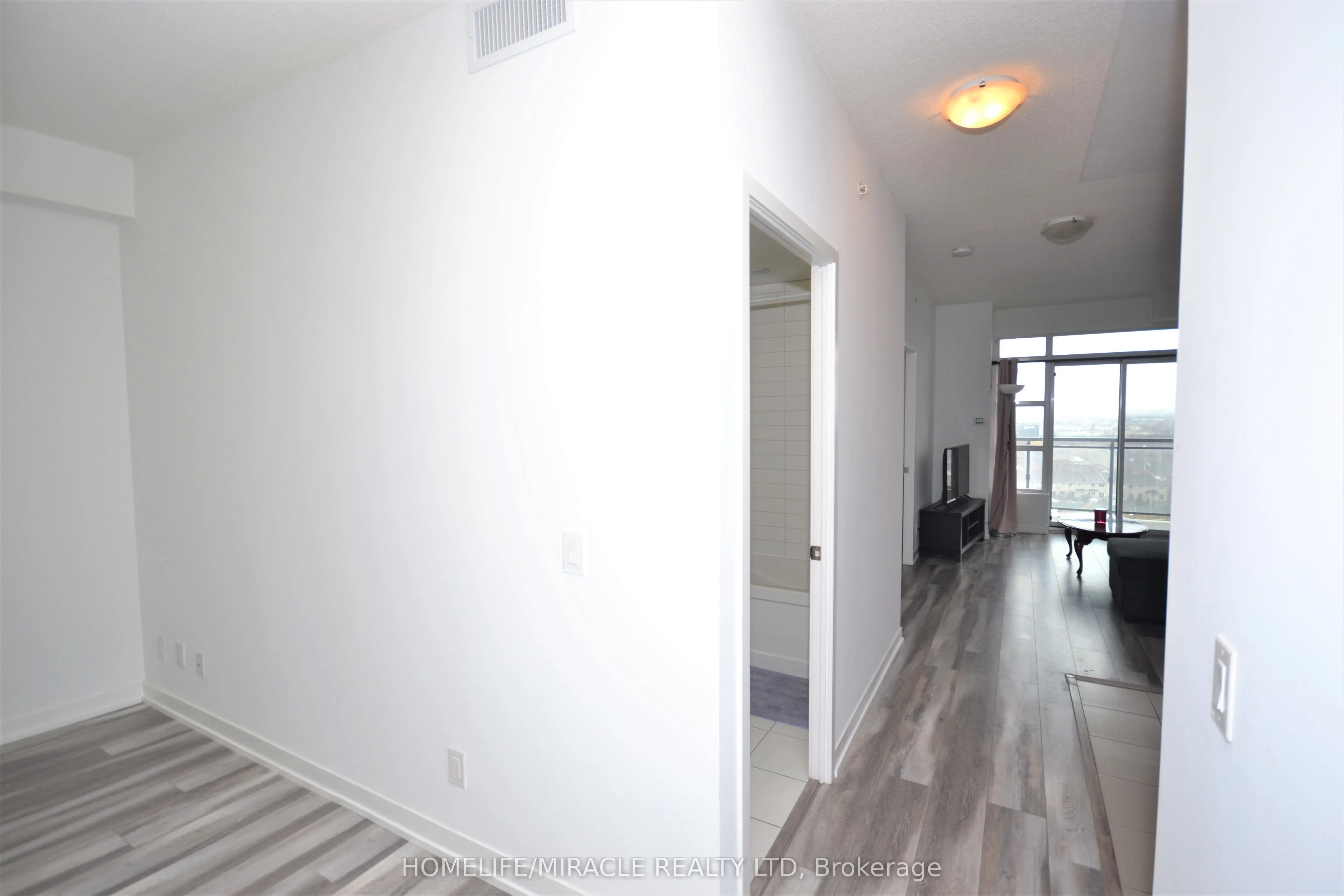 840 Queens Plate Drive, #1106