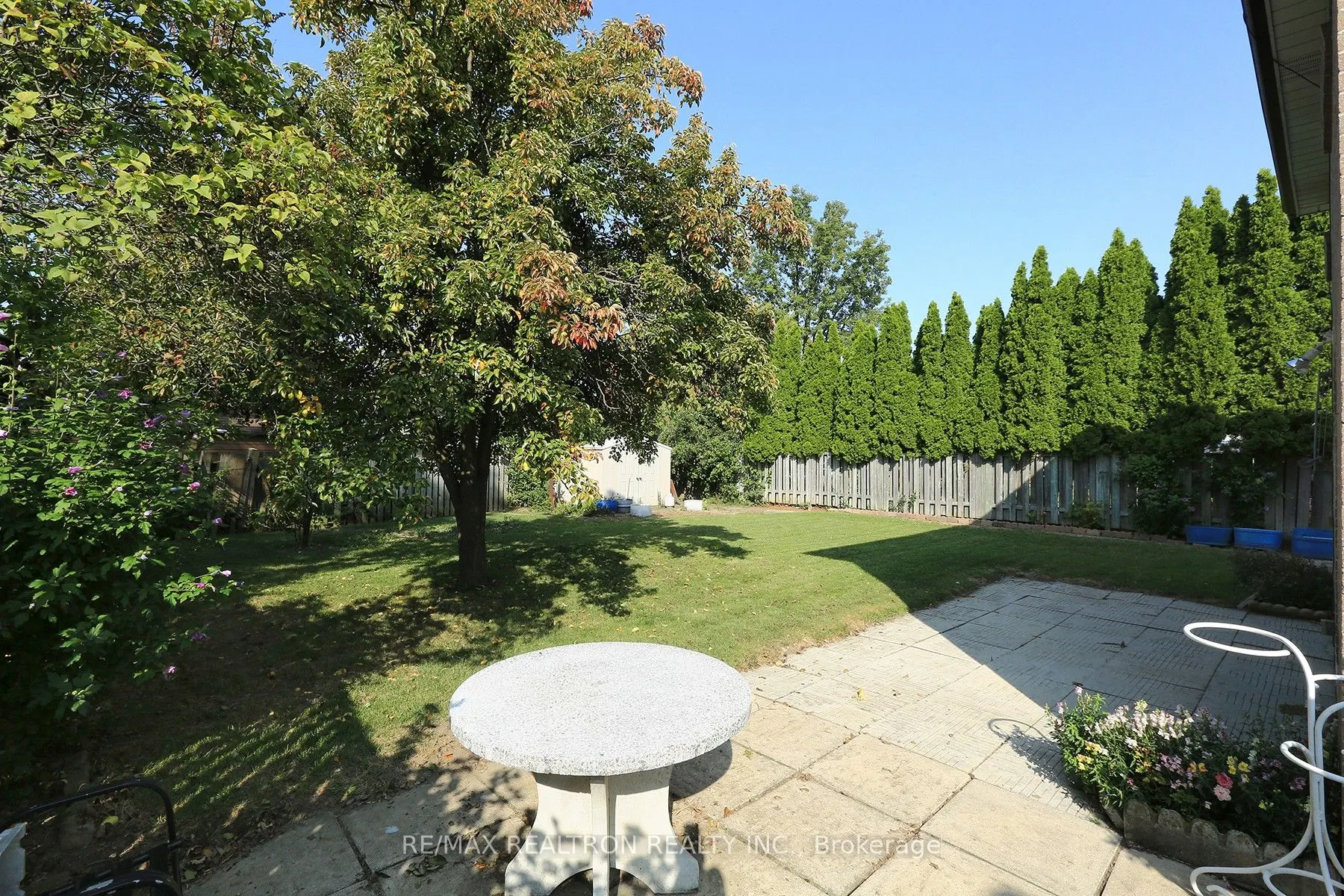 80 Bloomington Crescent