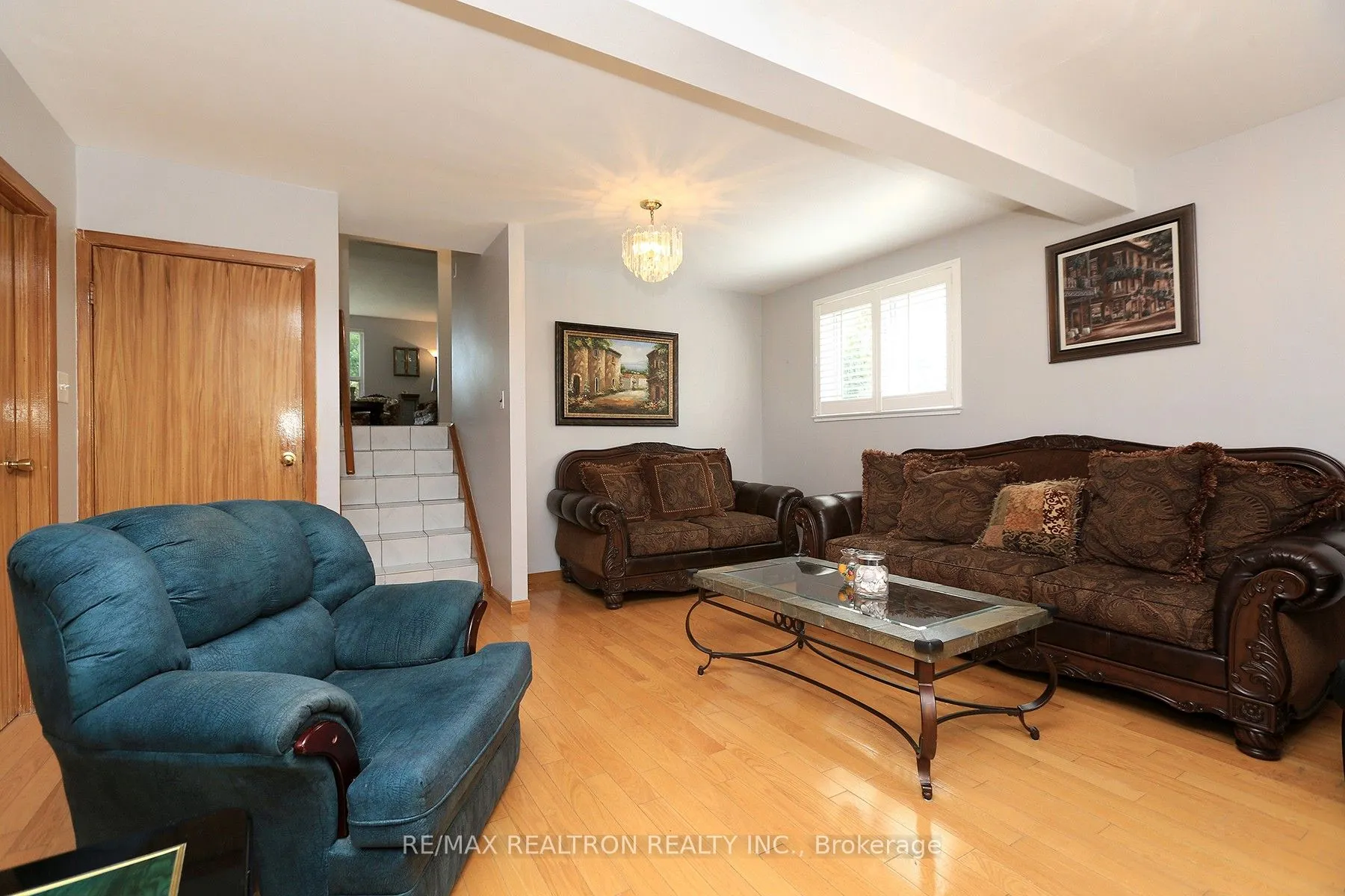 80 Bloomington Crescent