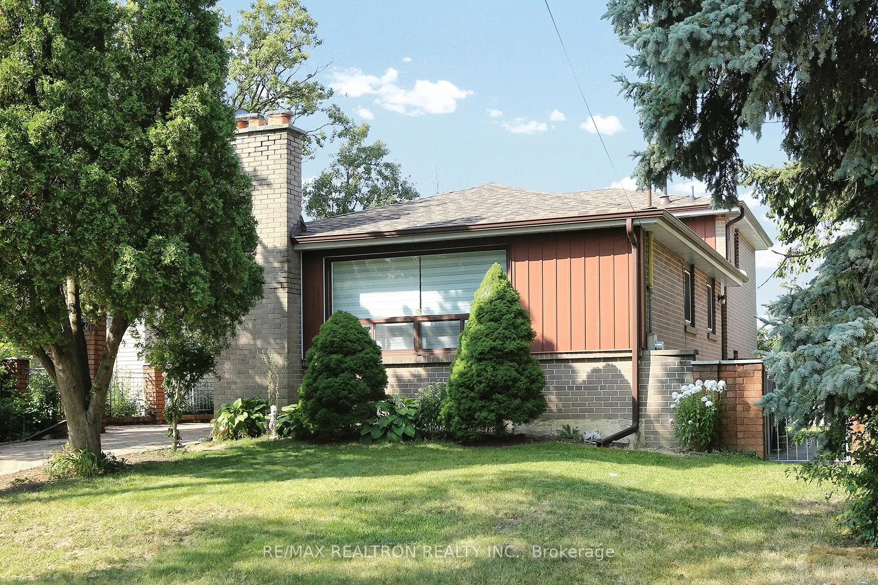 80 Bloomington Crescent