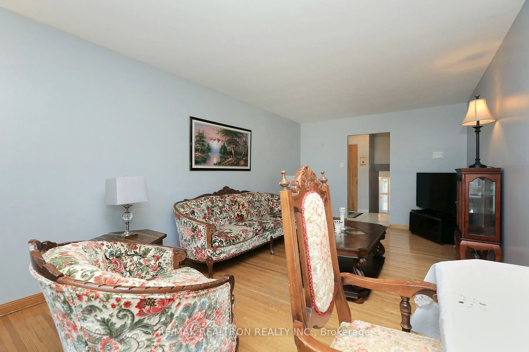 80 Bloomington Crescent