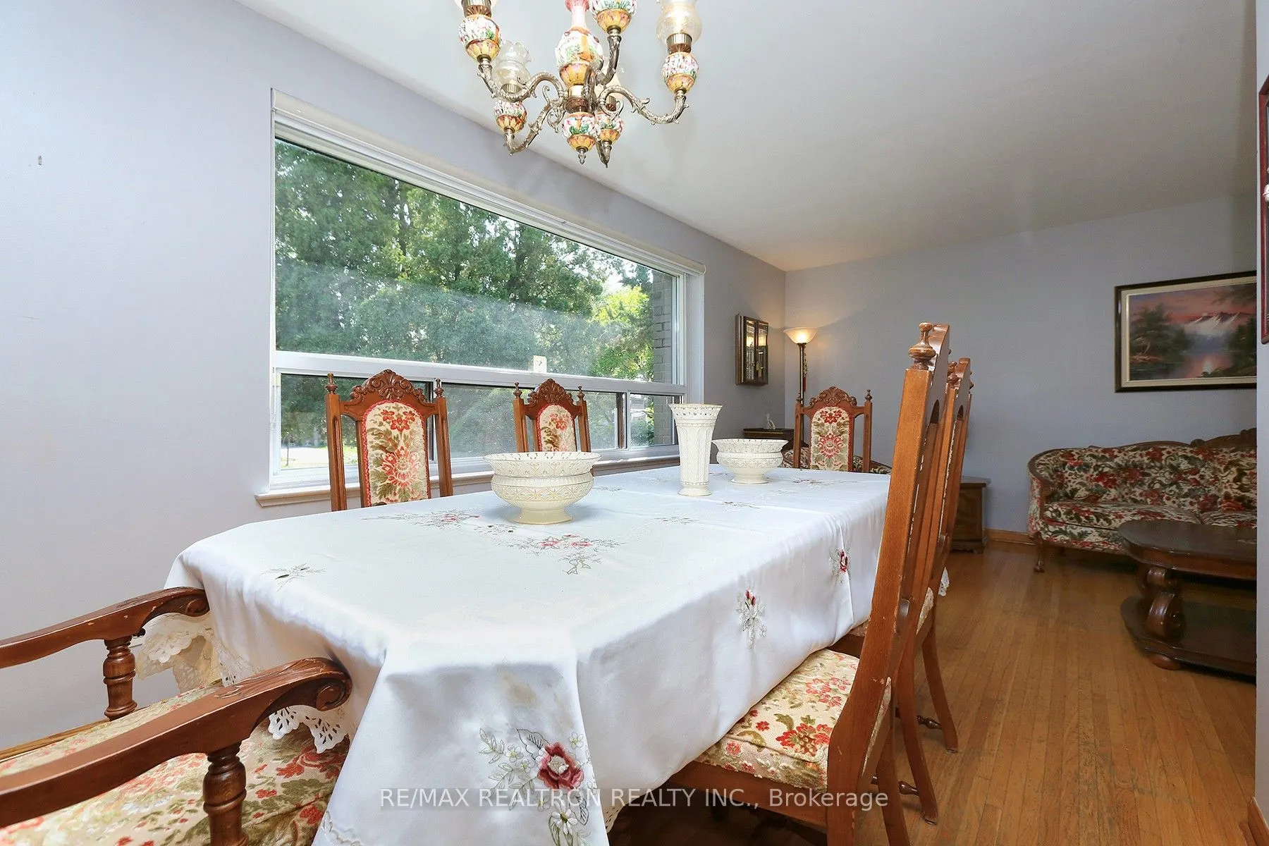 80 Bloomington Crescent