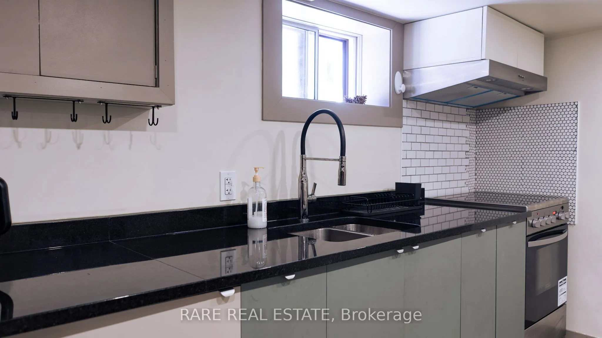 33 Juliet Crescent, #Lower