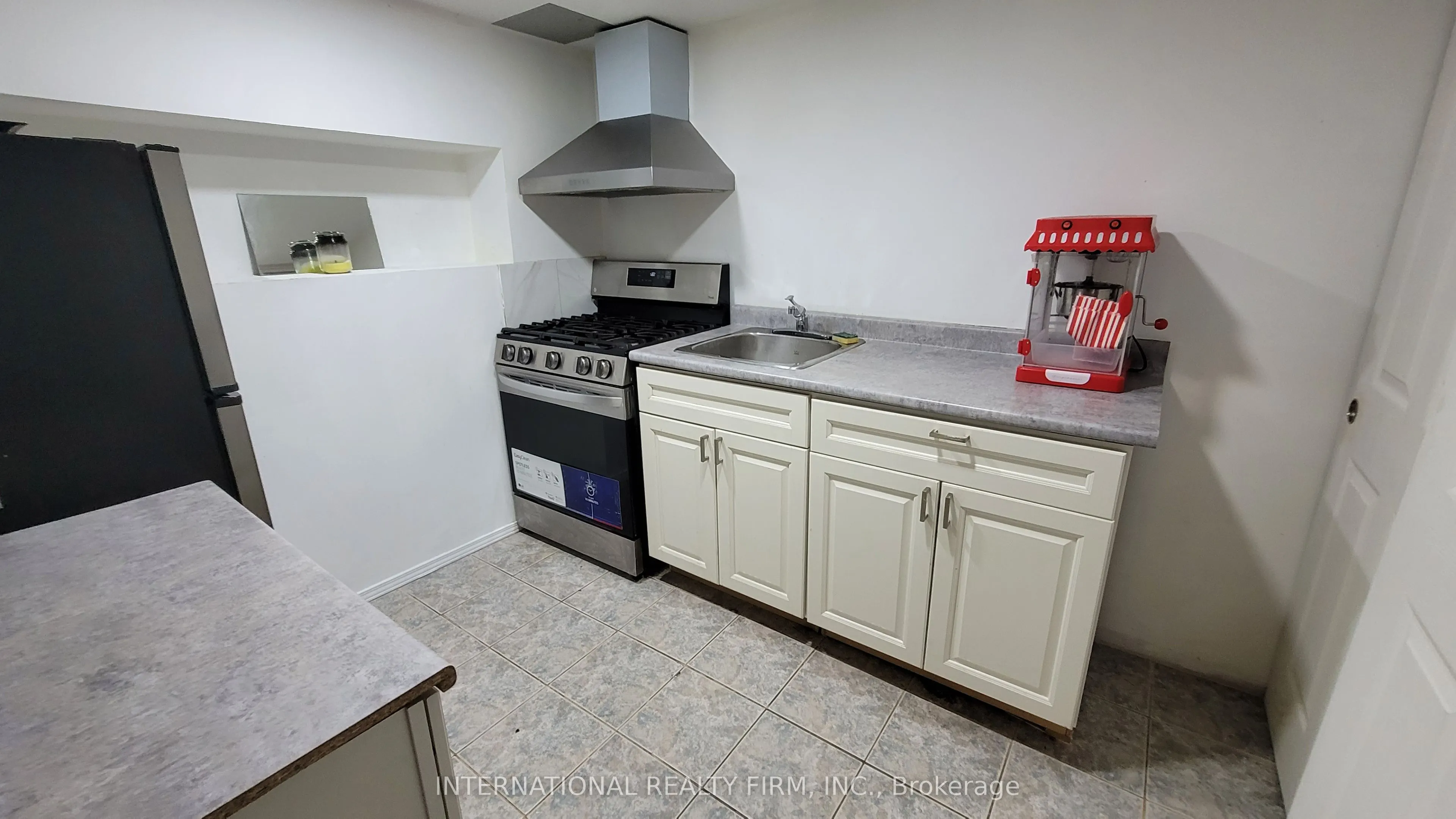 230 Rosemount Avenue, #Basement
