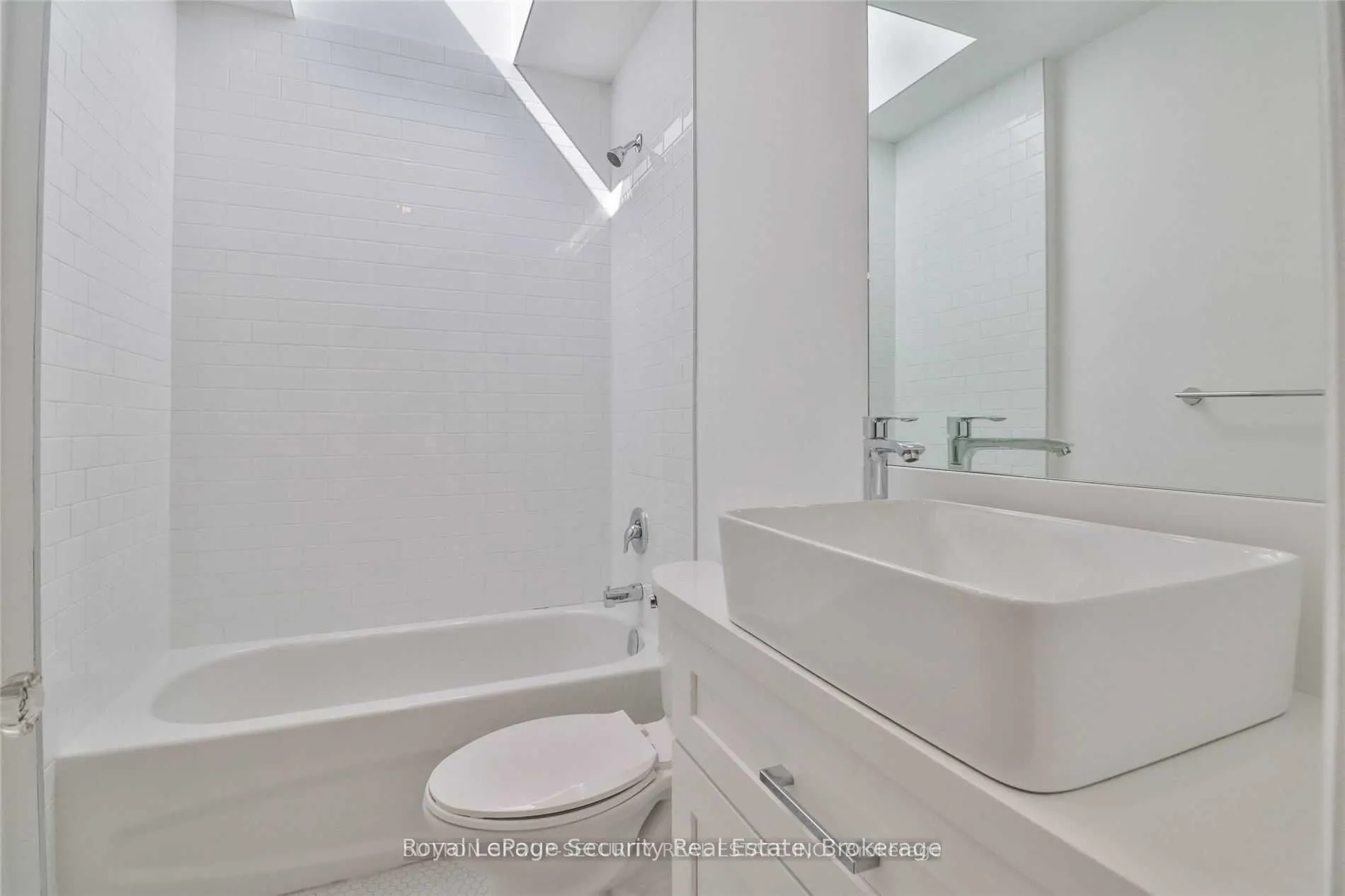 3317 Lake Shore Boulevard W, #2