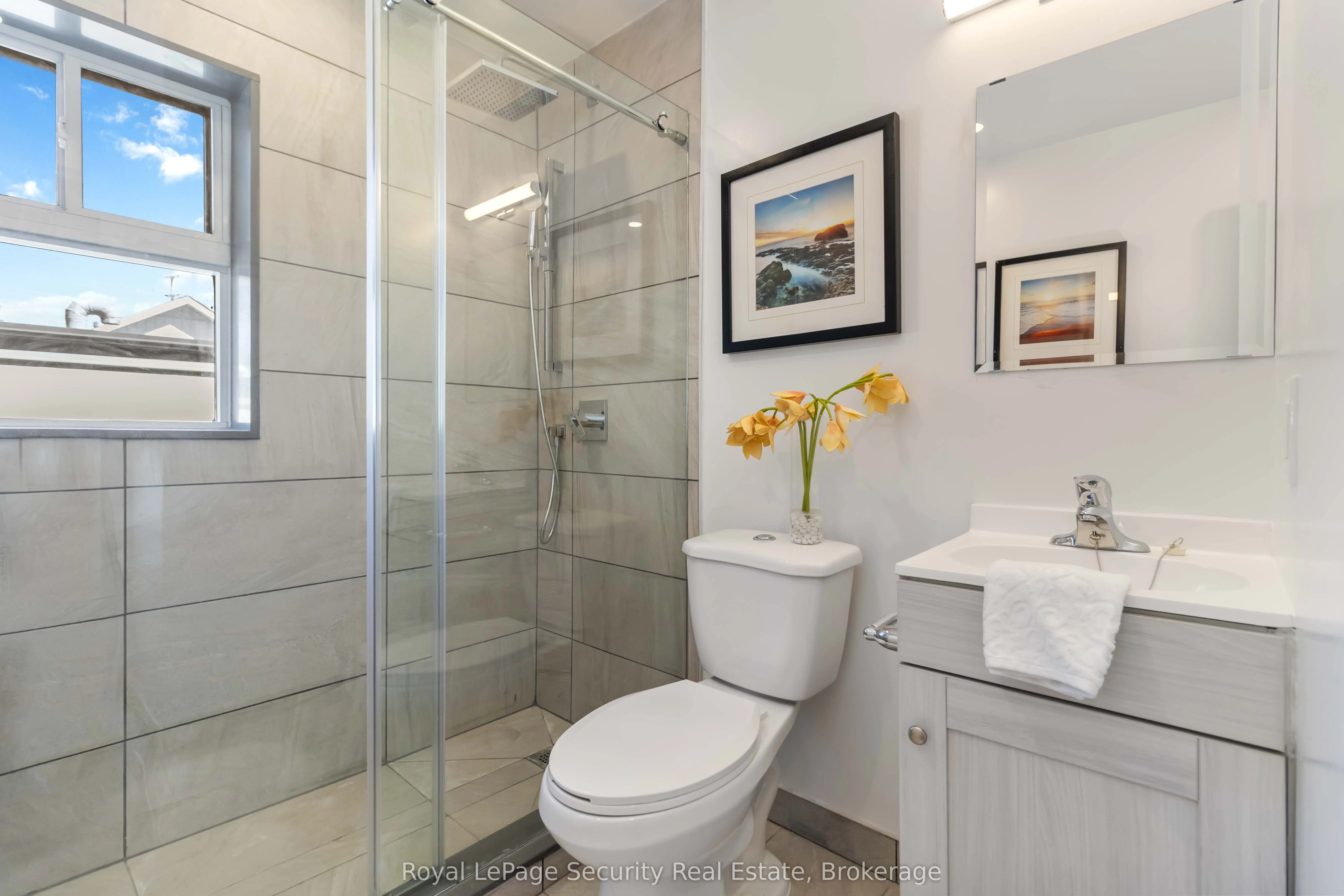 328 Lakeshore Road E, #4