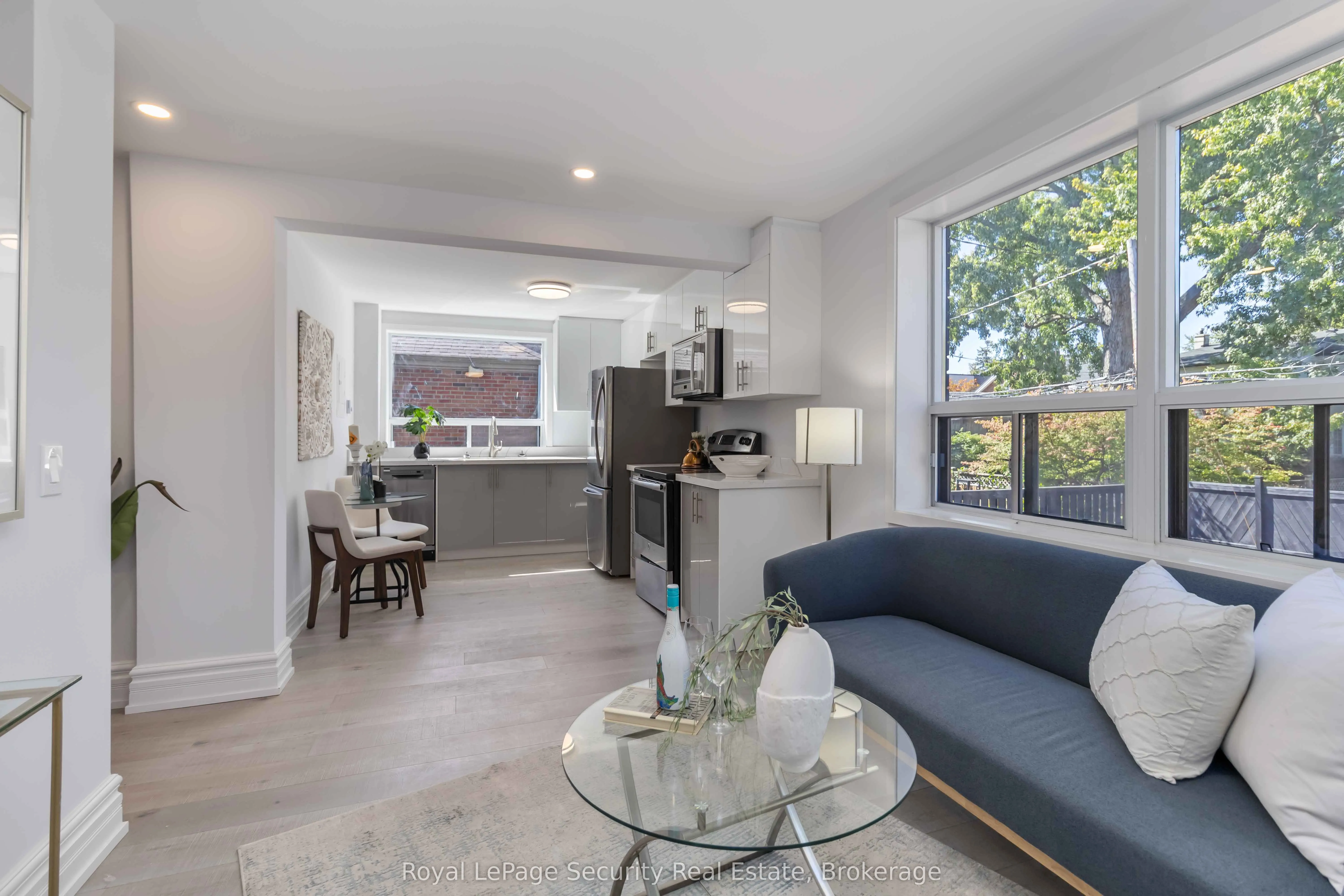 328 Lakeshore Road E, #4