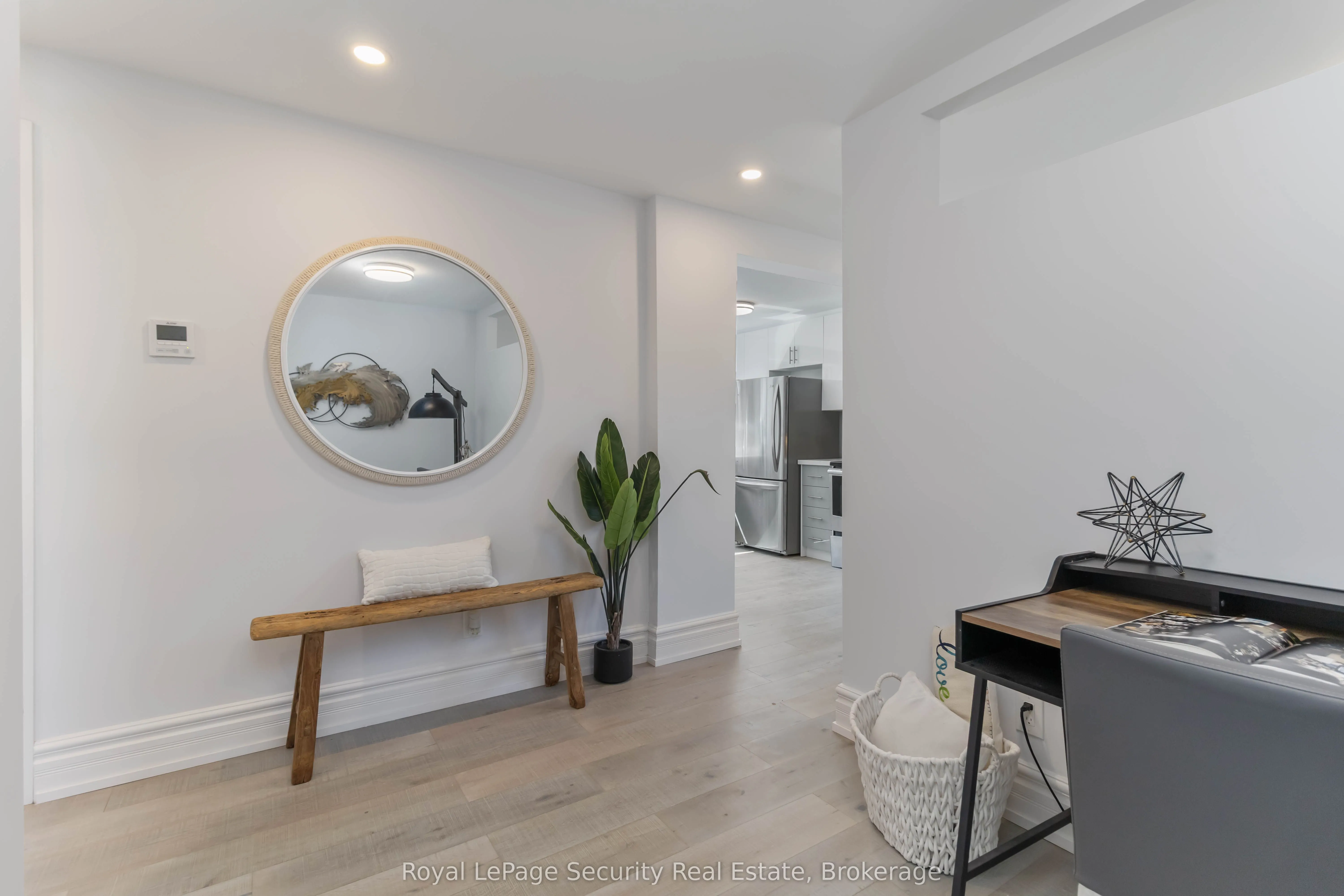 328 Lakeshore Road E, #4