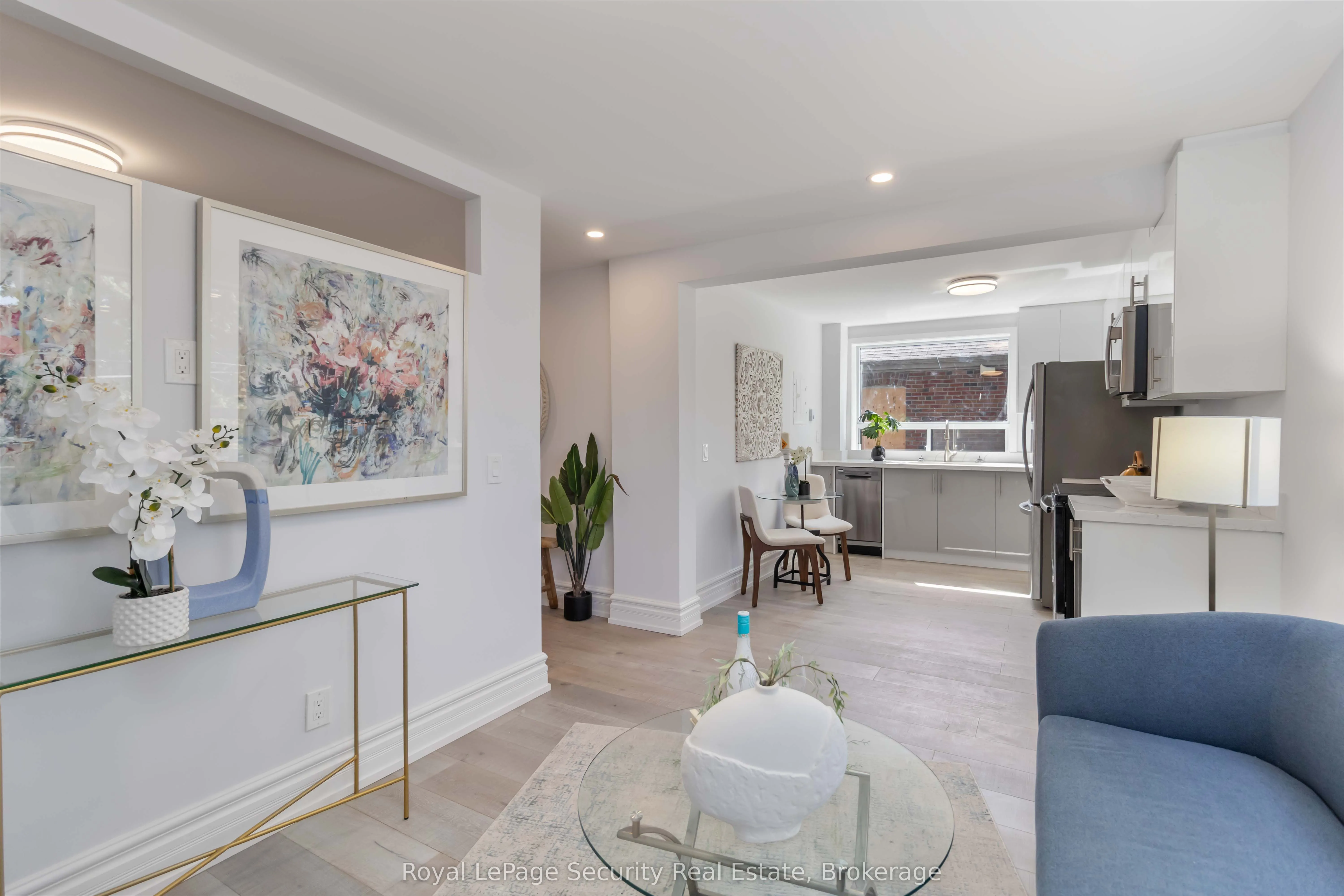 328 Lakeshore Road E, #4