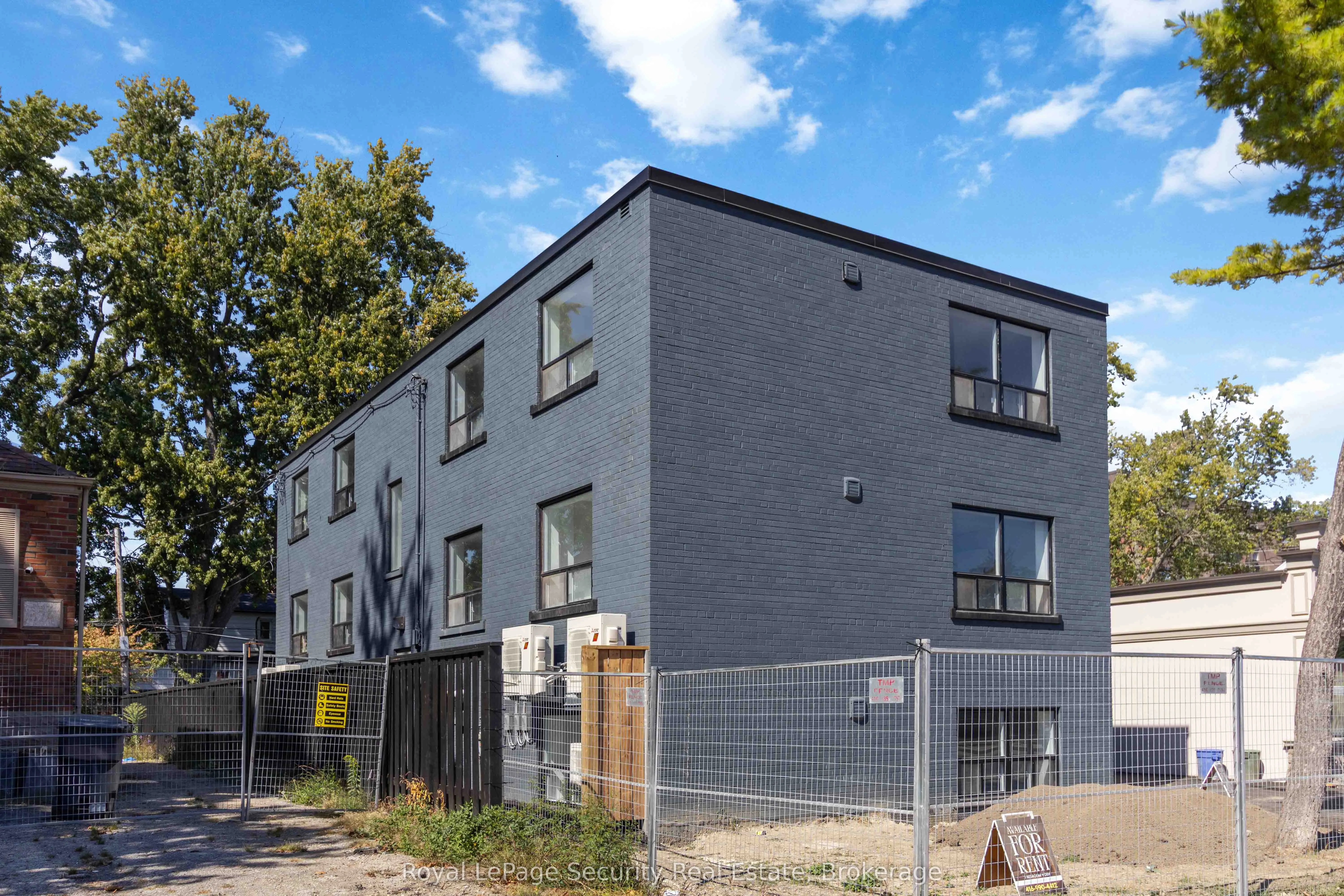 328 Lakeshore Road E, #4