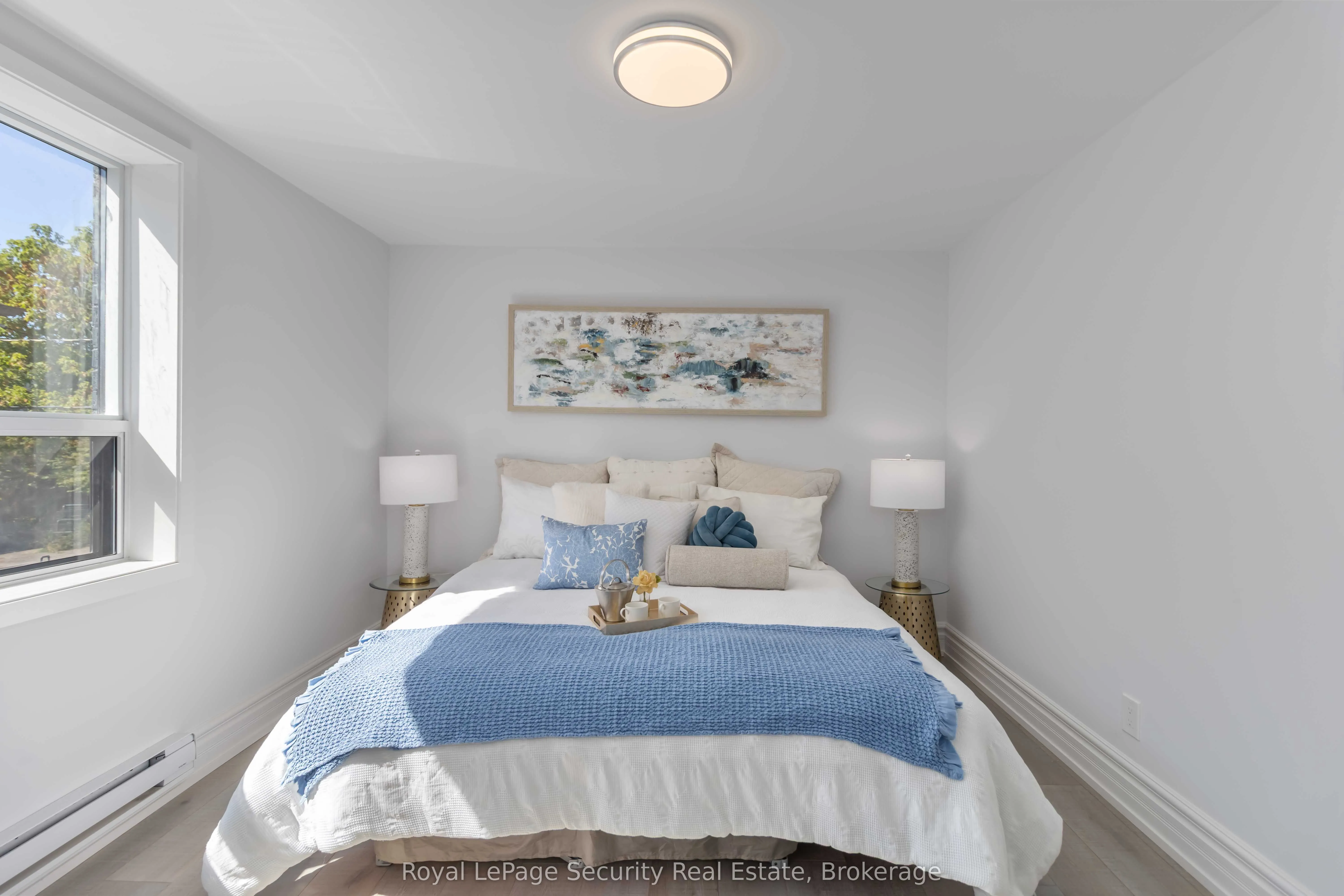 328 Lakeshore Road E, #4