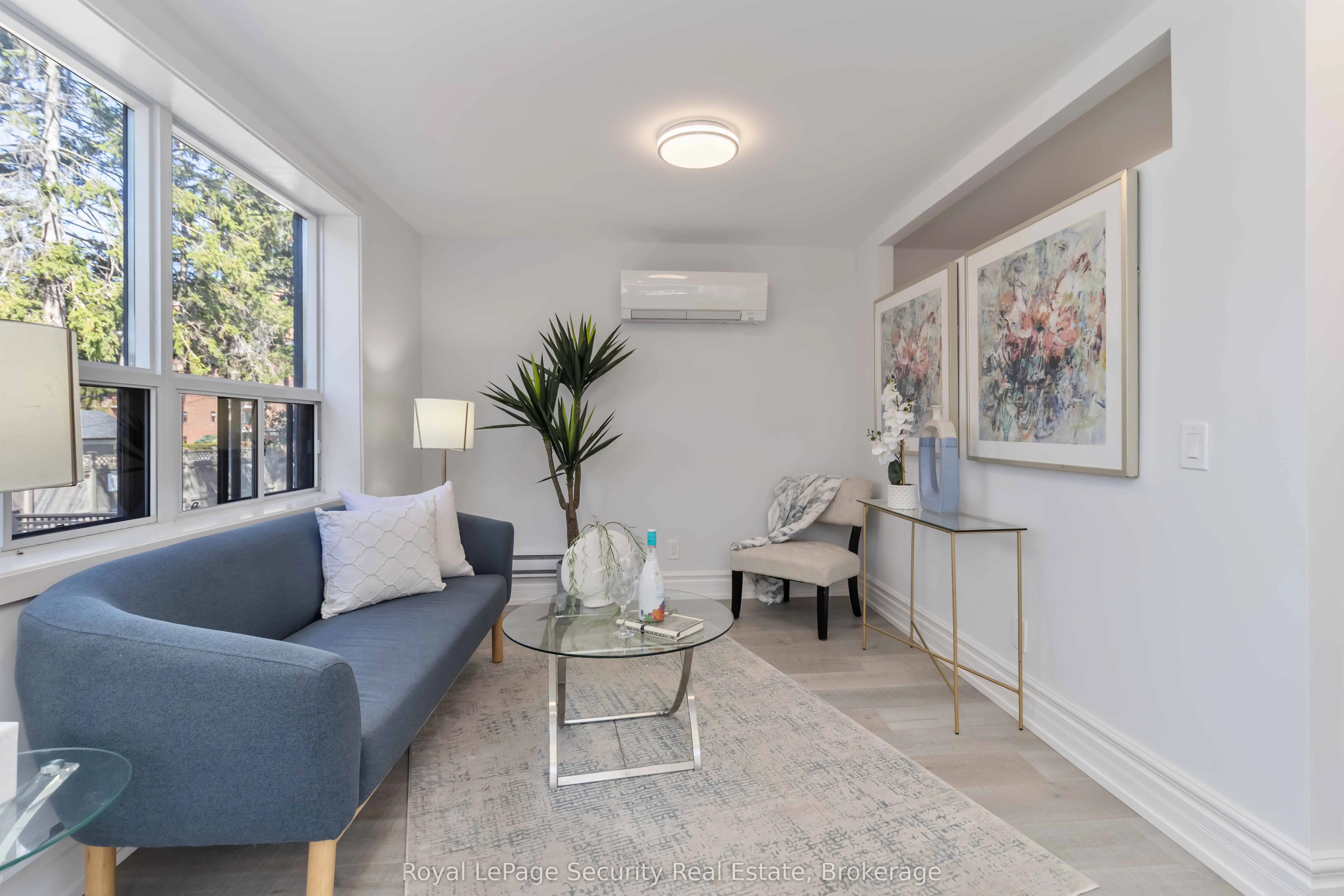 328 Lakeshore Road E, #4