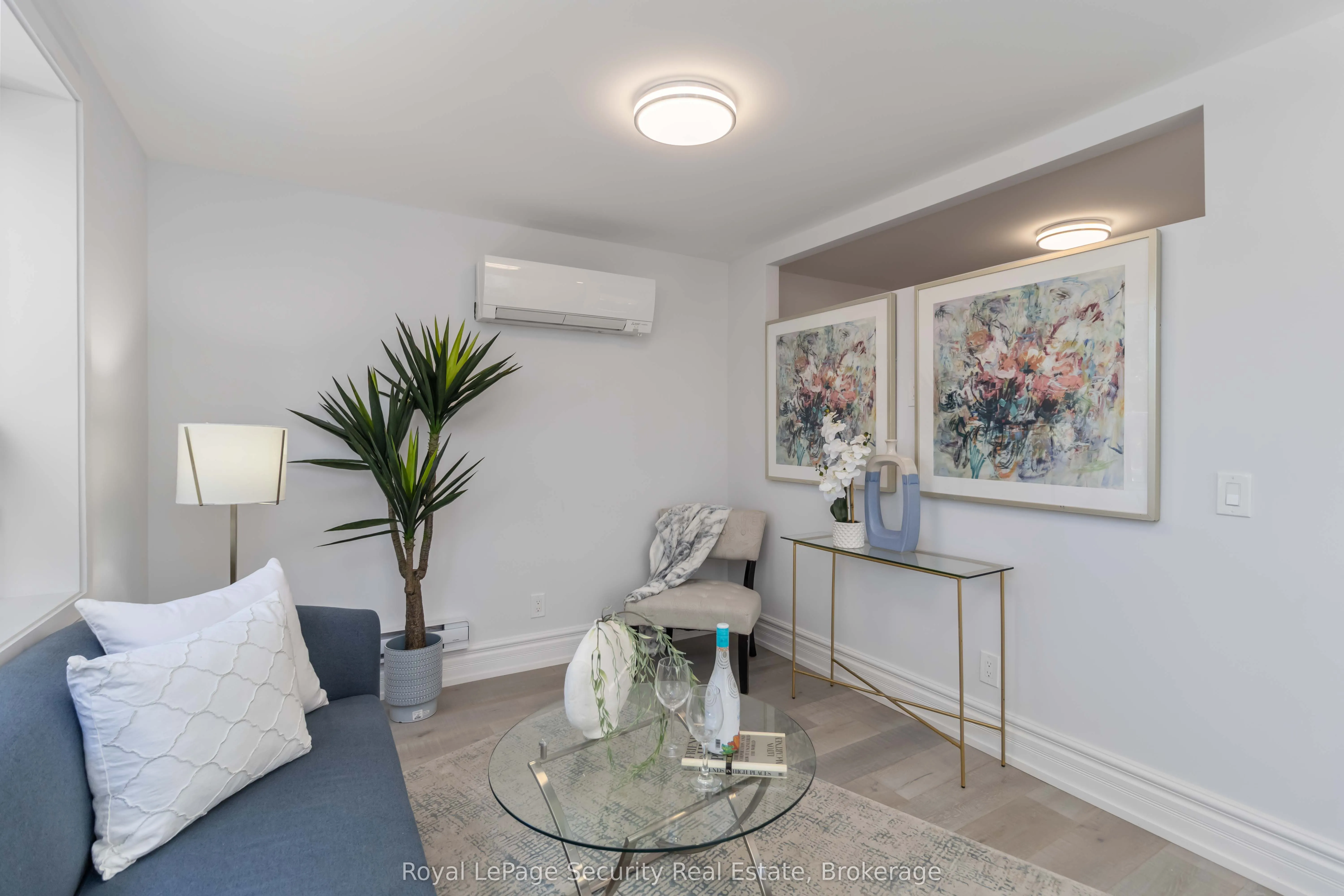 328 Lakeshore Road E, #4