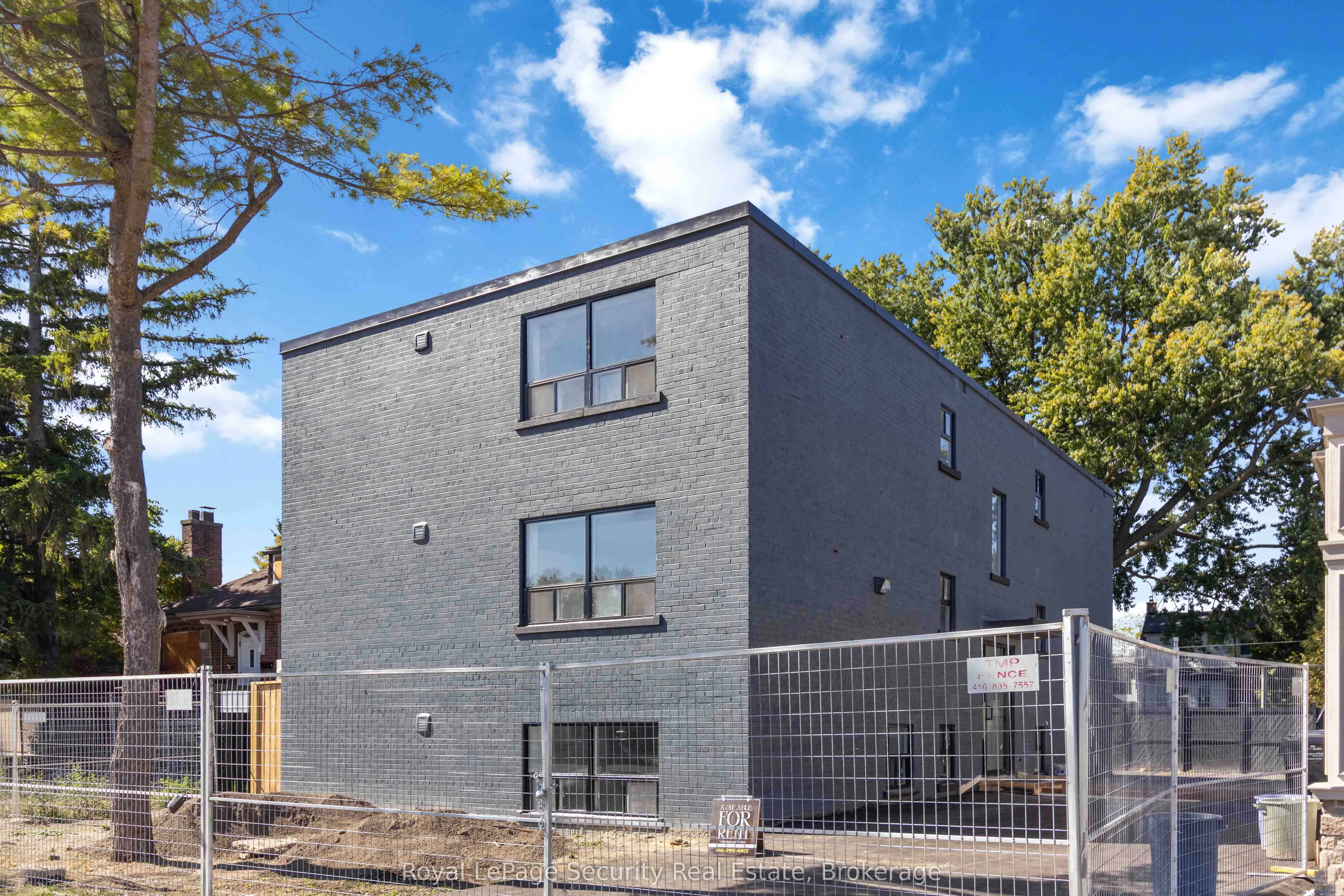 328 Lakeshore Road E, #4
