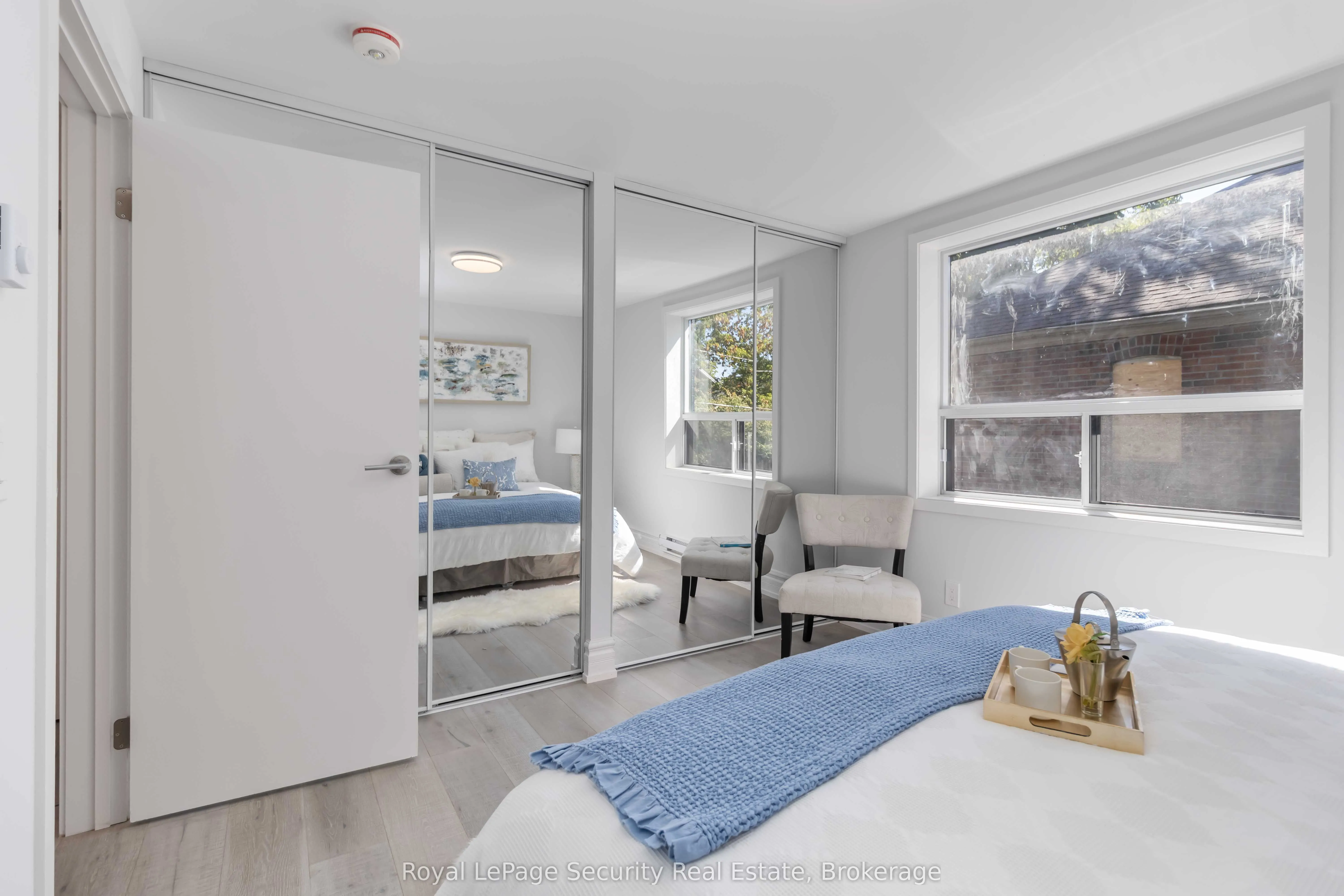 328 Lakeshore Road E, #4