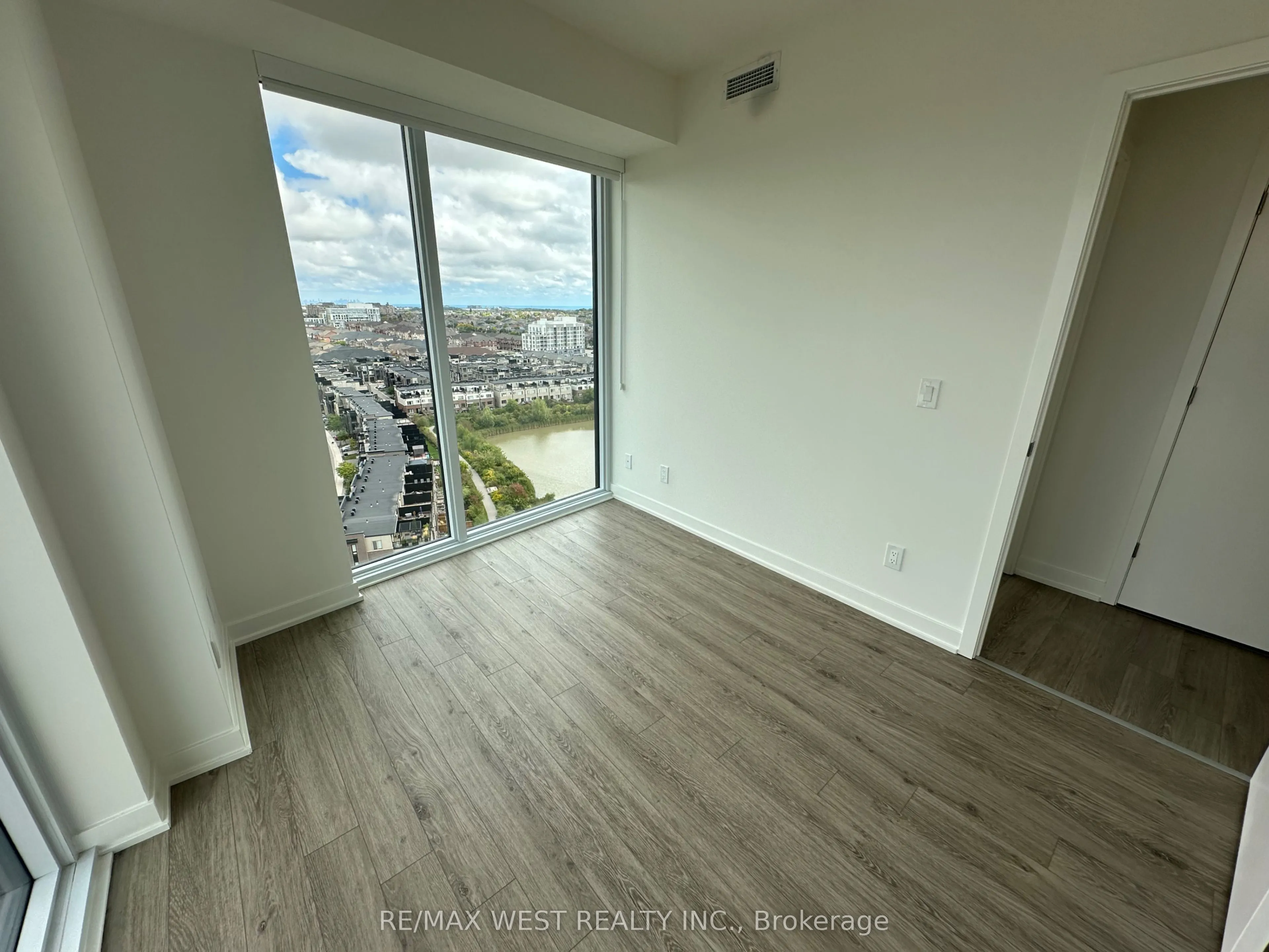 3079 Trafalgar Road, #1507
