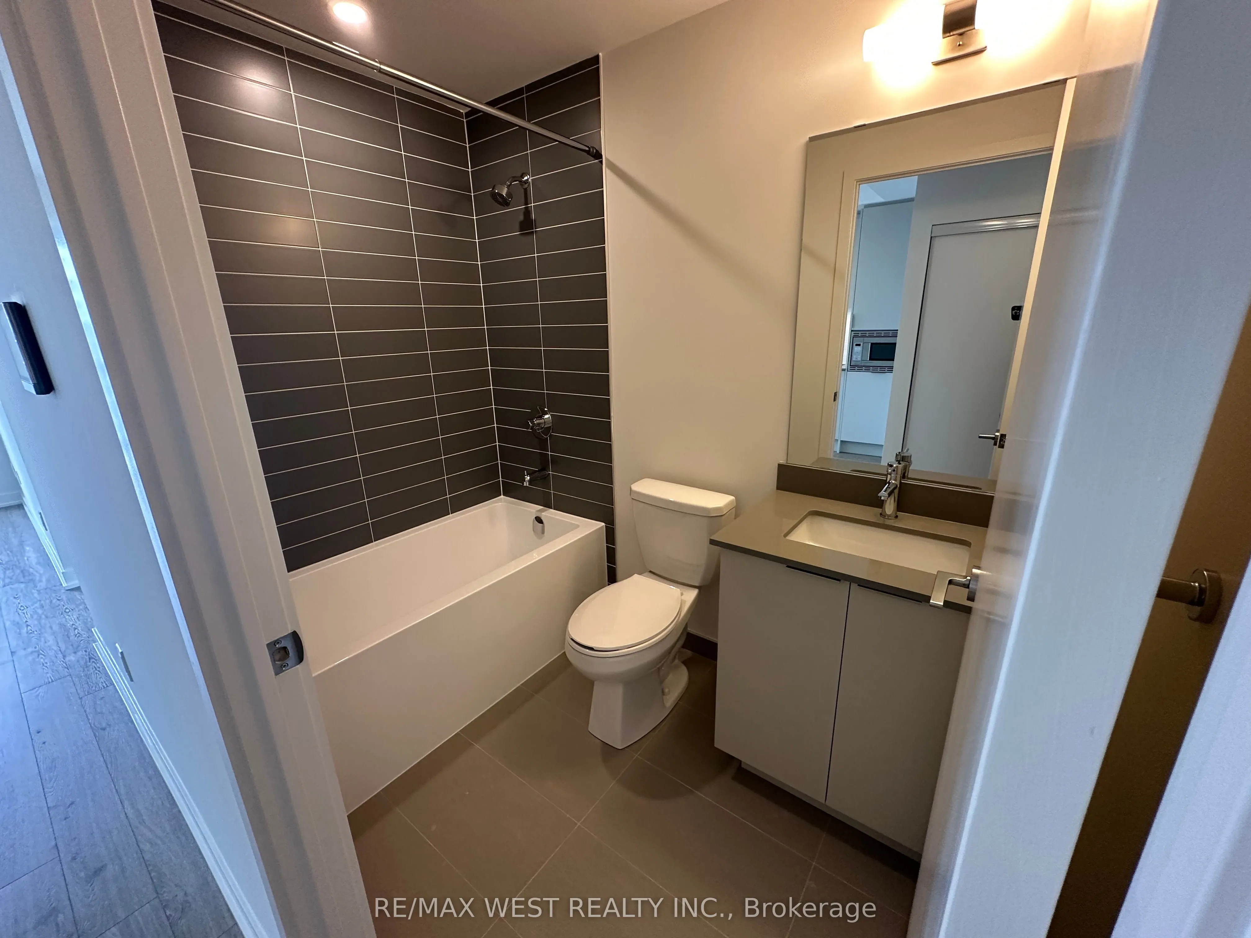 3079 Trafalgar Road, #1507