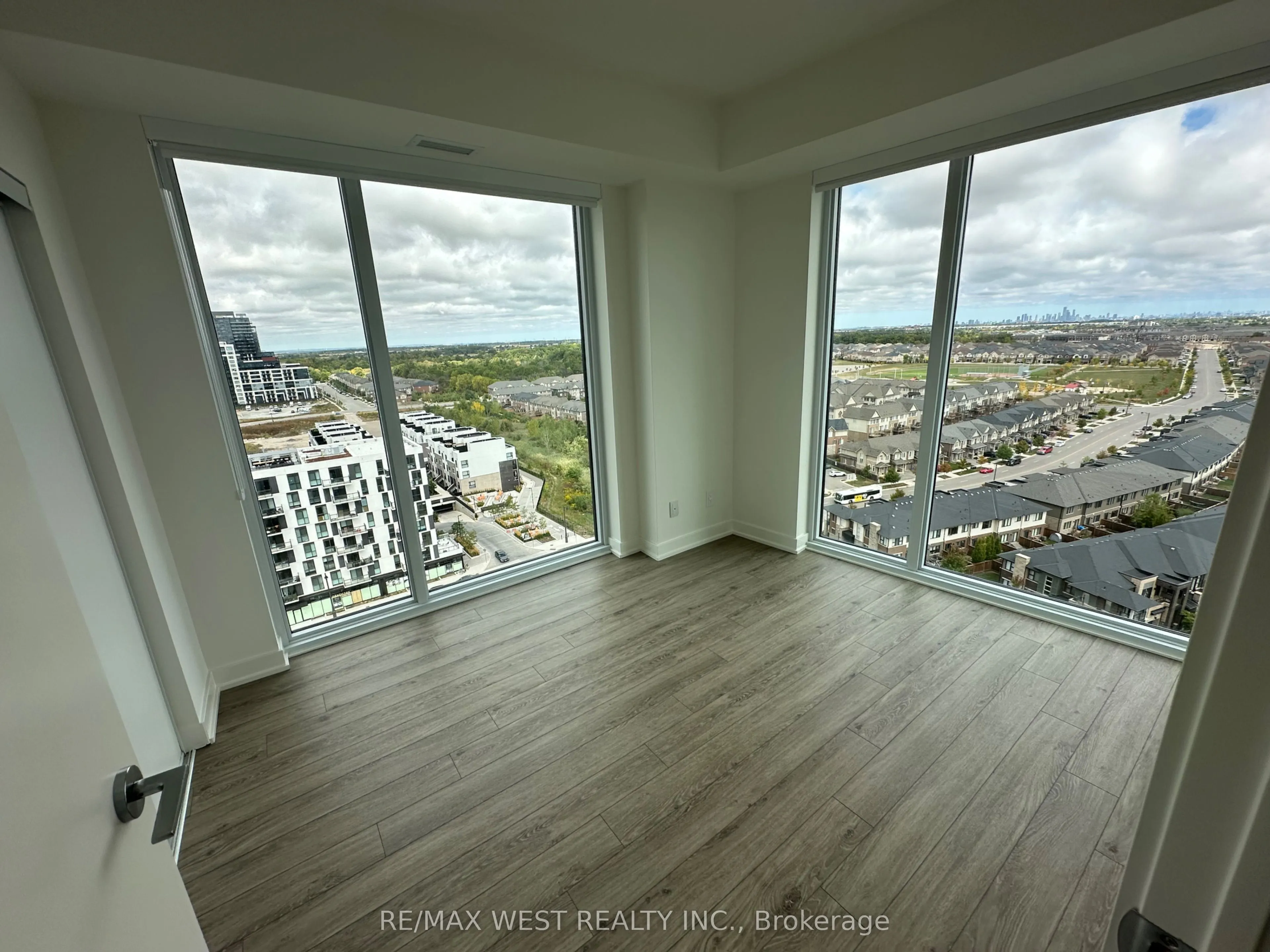 3079 Trafalgar Road, #1507