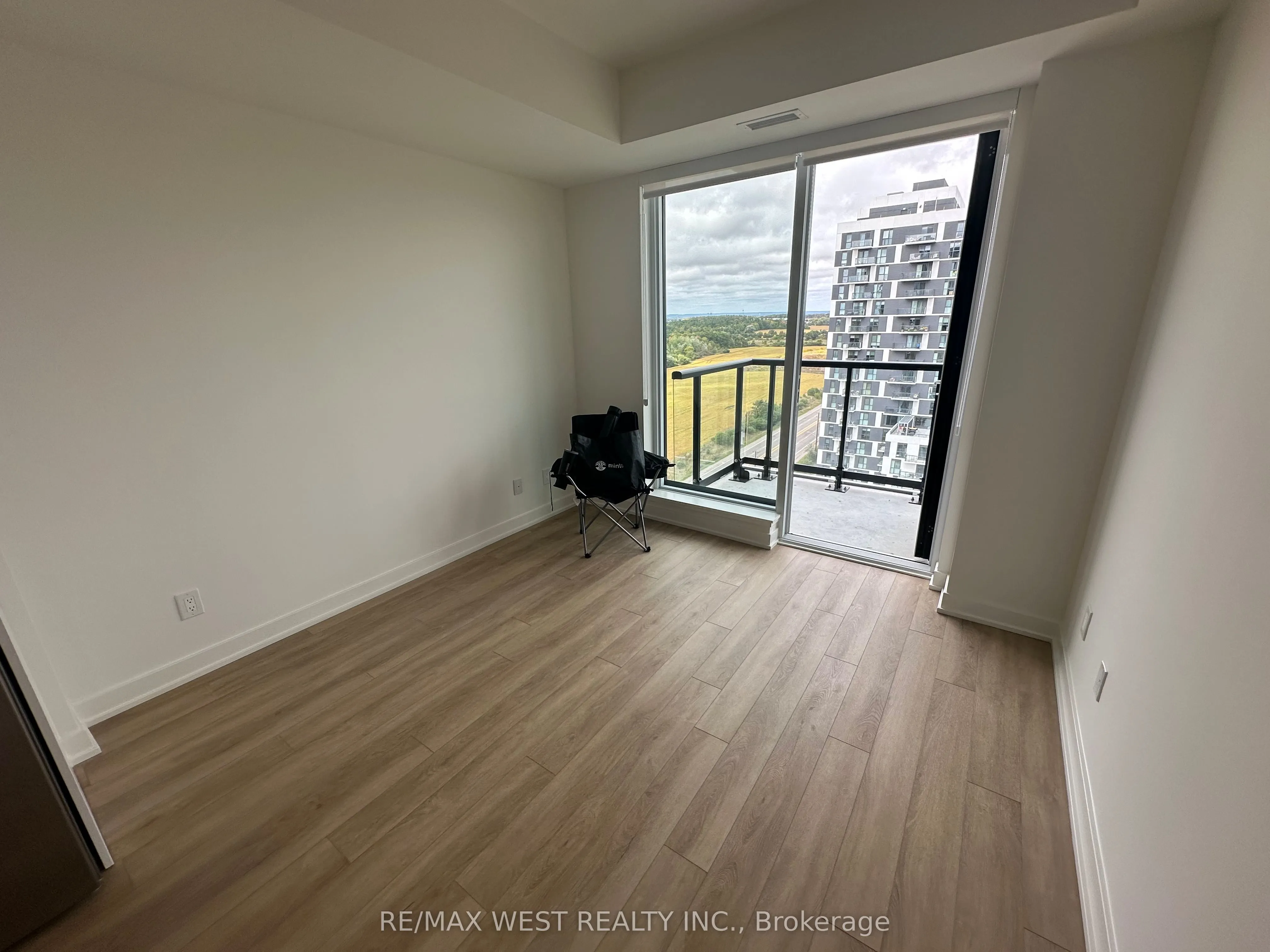 3079 Trafalgar Road, #1607