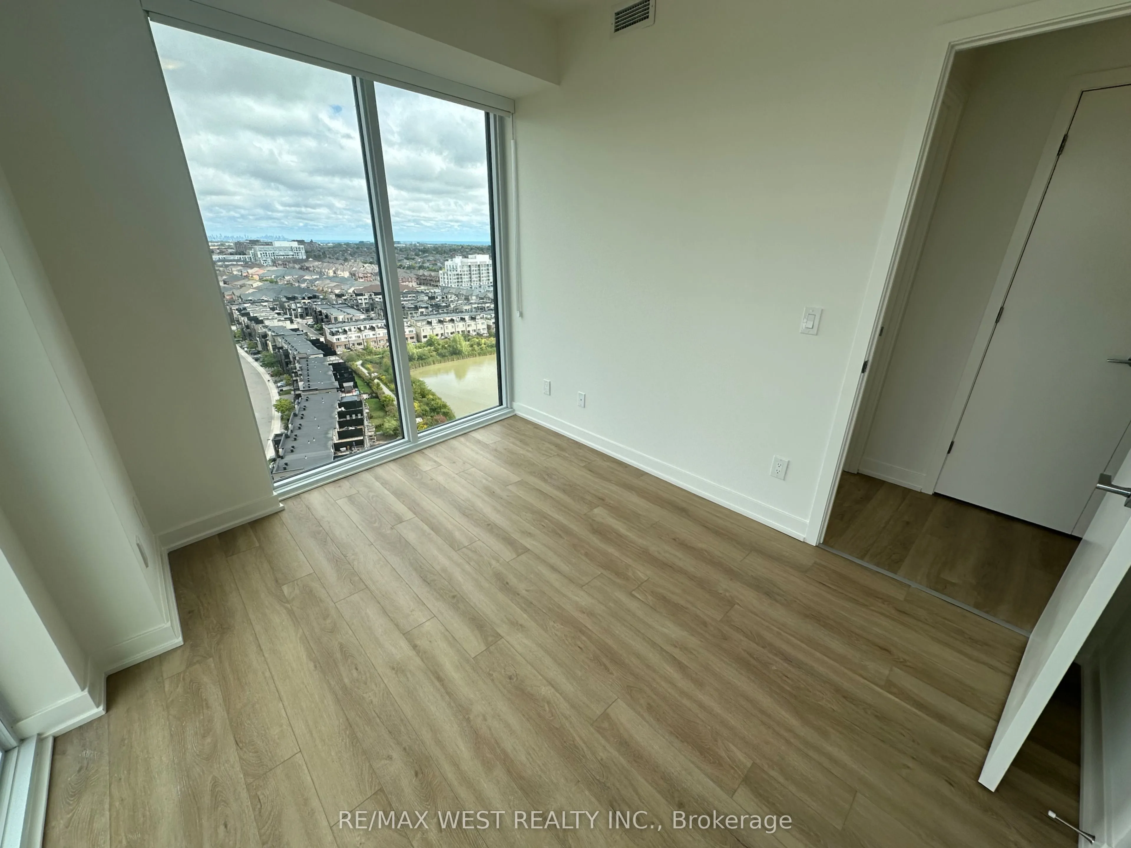 3079 Trafalgar Road, #1607