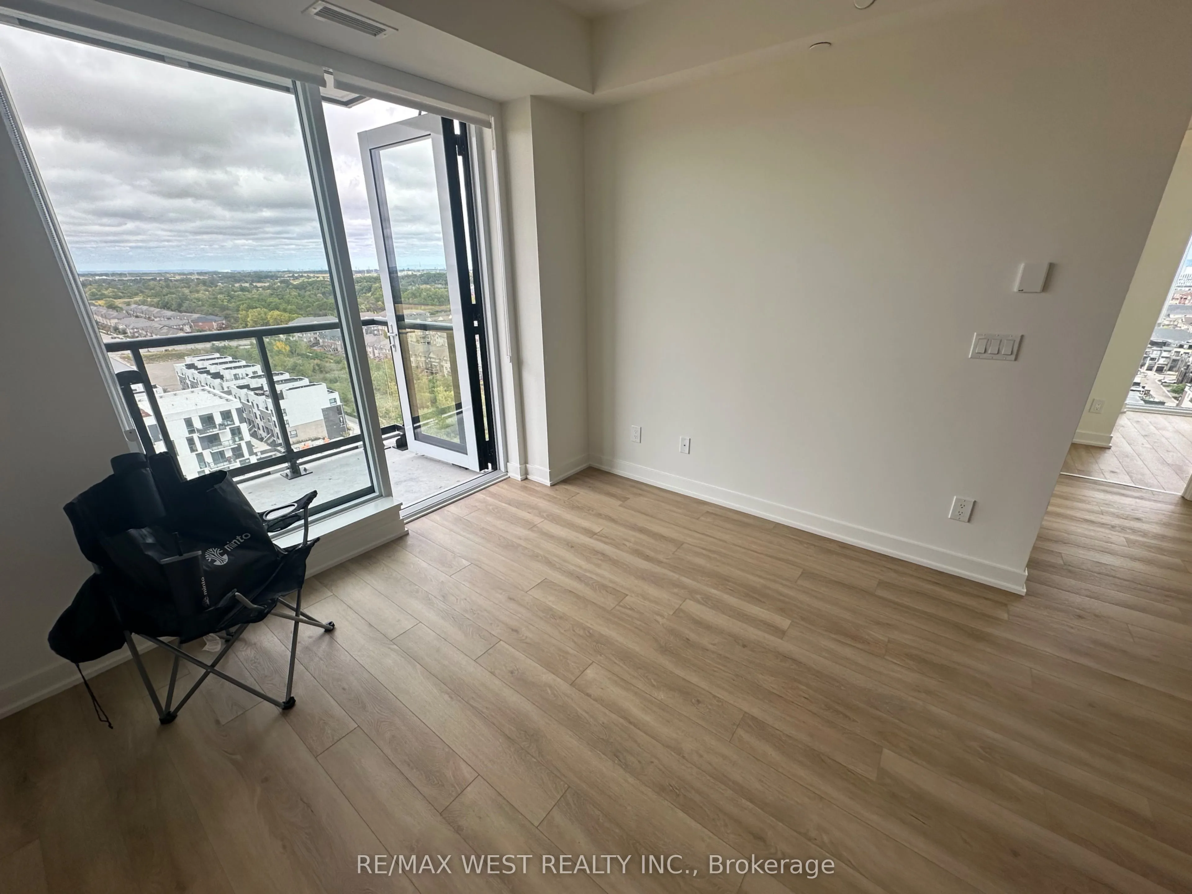 3079 Trafalgar Road, #1607