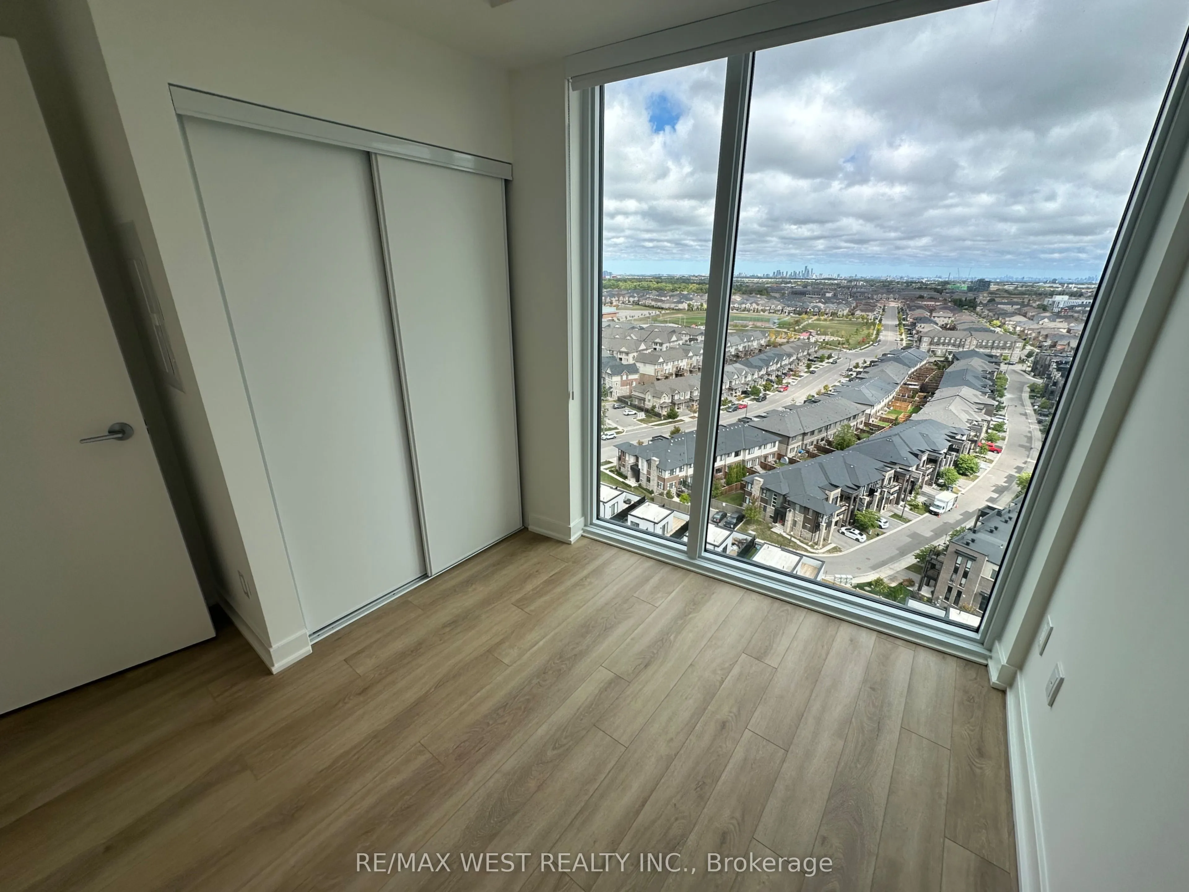 3079 Trafalgar Road, #1607