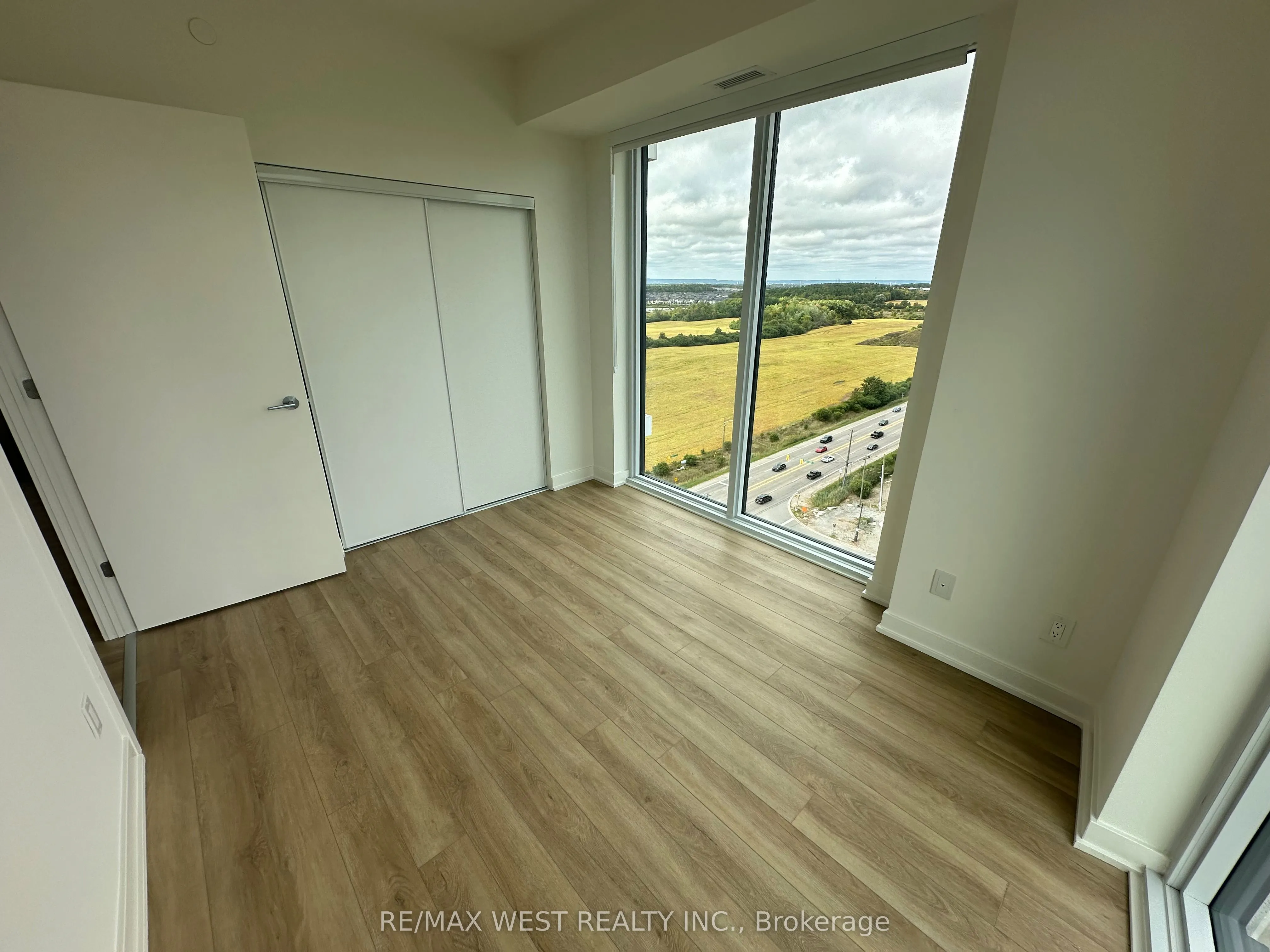 3079 Trafalgar Road, #1607