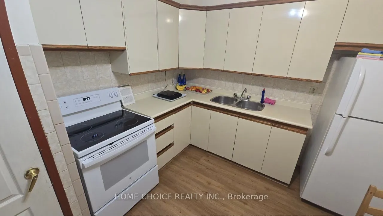 3460 Keele Street W, #921