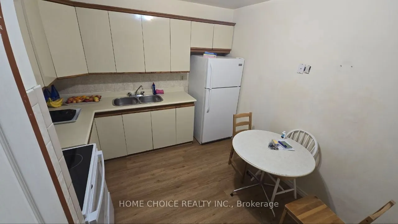 3460 Keele Street W, #921