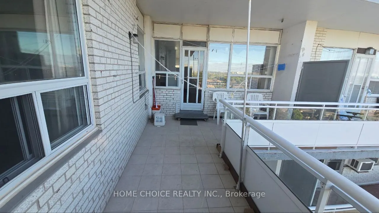 3460 Keele Street W, #921