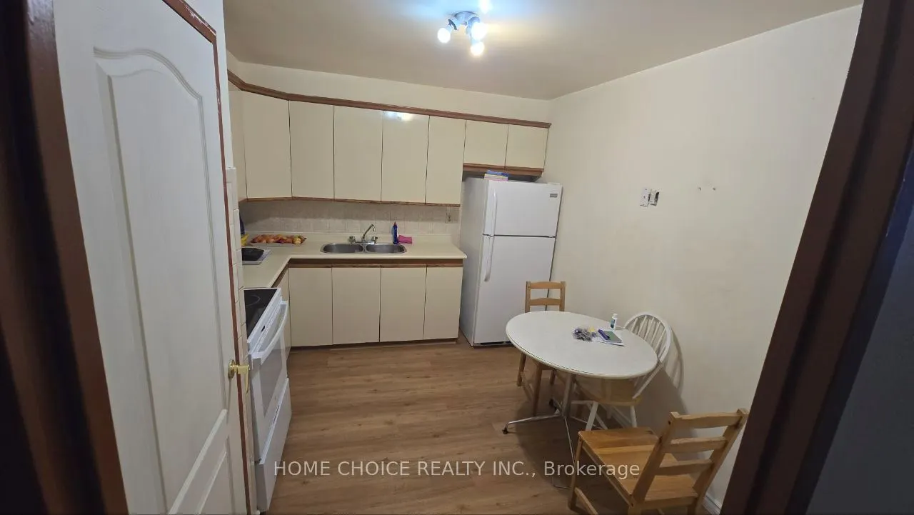 3460 Keele Street W, #921
